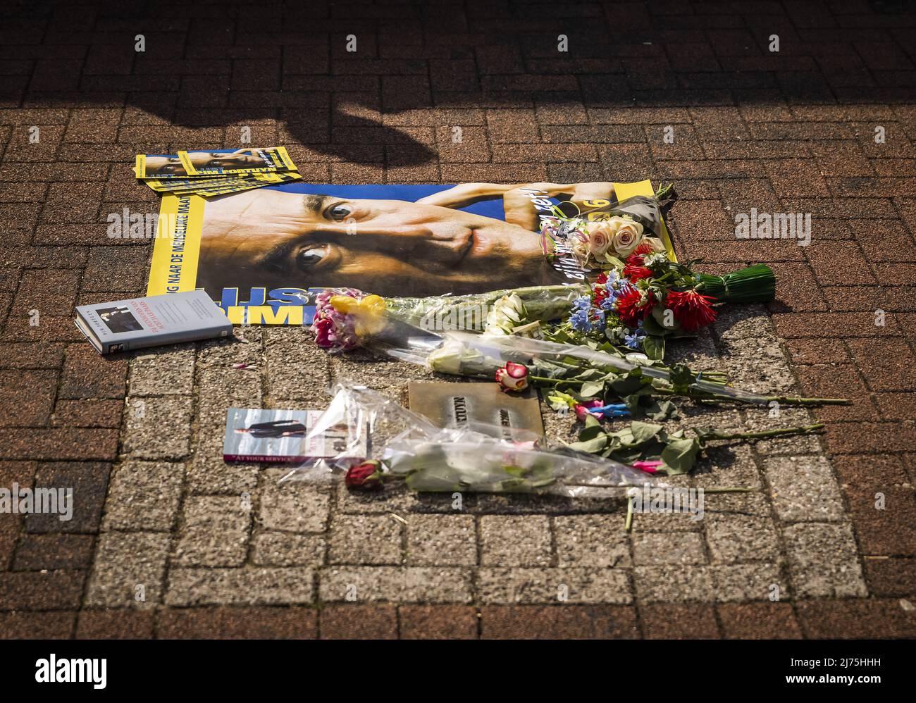 2022-05-06 14:35:49 HILVERSUM - das Gedenken an Pim Fortuyn im Media Park. Der umstrittene Politiker wurde vor zwanzig Jahren von Volkert van der G. im Medienpark in Hilversum ermordet. REMKO DE WAAL niederlande aus - belgien aus Stockfoto