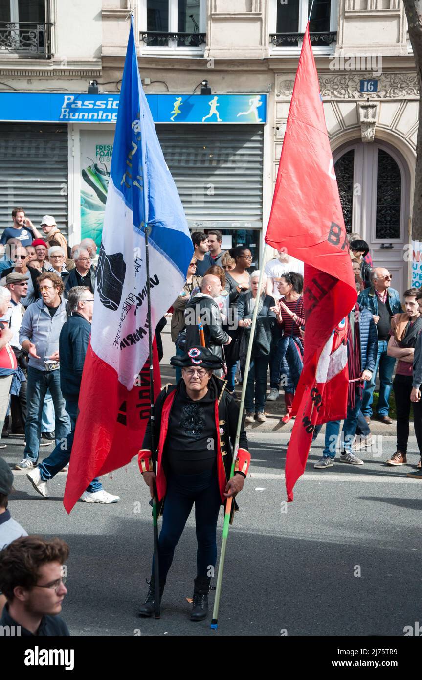 PARIS, FRANKREICH - 23. SEPTEMBER 2017 : Demonstration der linksextremen Partei 'Les Insoumis' gegen die von Präsident Macron unterstützten Arbeitsgesetze Stockfoto PARIS, FRANKREICH - 23. SEPTEMBER 2017 : Demonstration der linksextremen Partei 'Les Insoumis' gegen die von Präsident Macron unterstützten Arbeitsgesetze Stockfoto