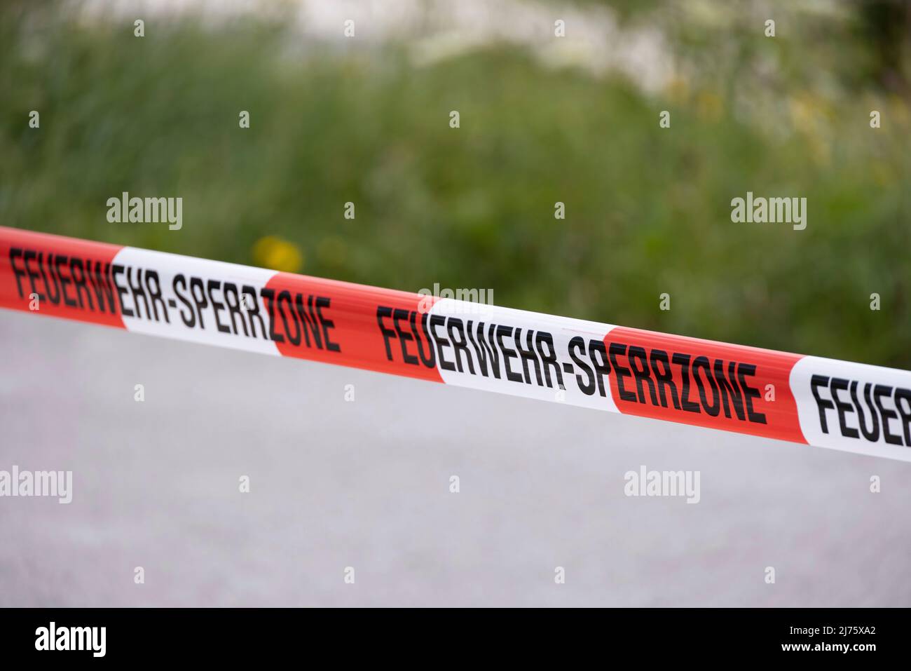 Keine Linie von Feuerwehrleuten kreuzen, Stockfoto