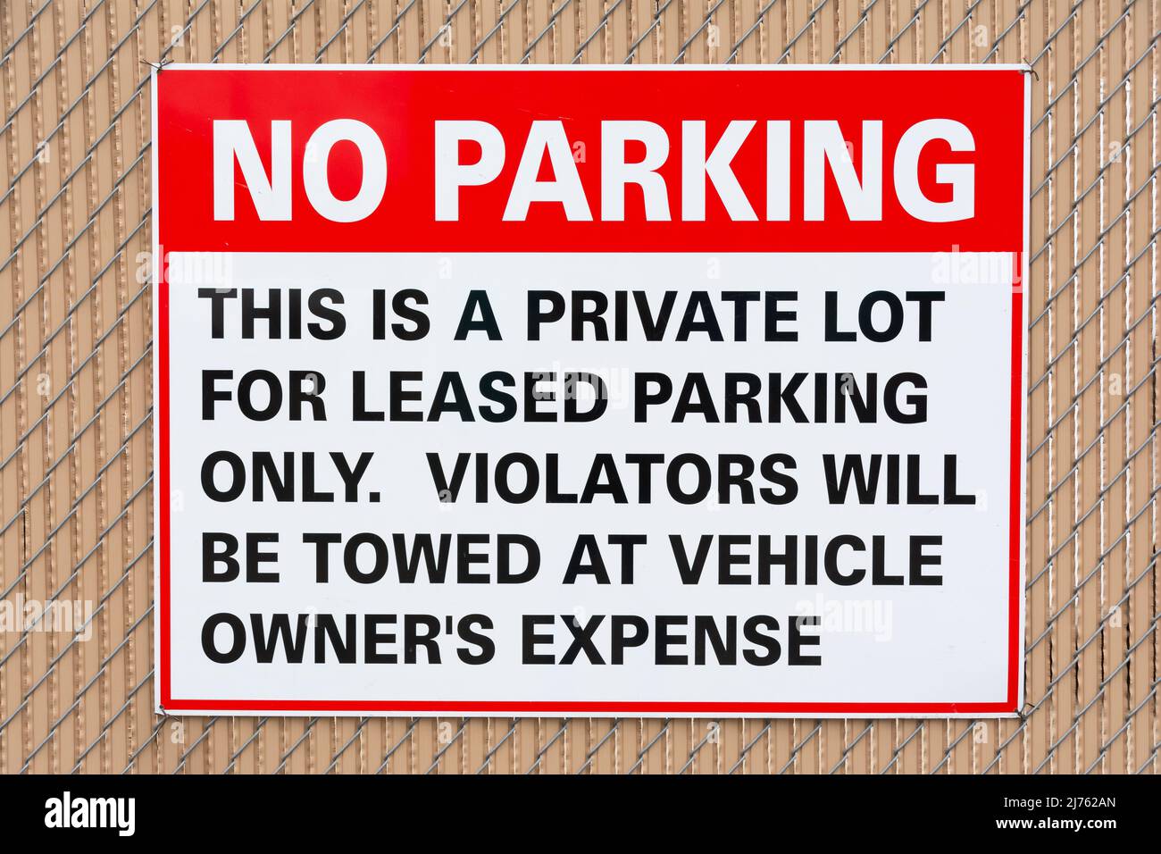 Kein Parkschild in der Stadt Midwest. Stockfoto