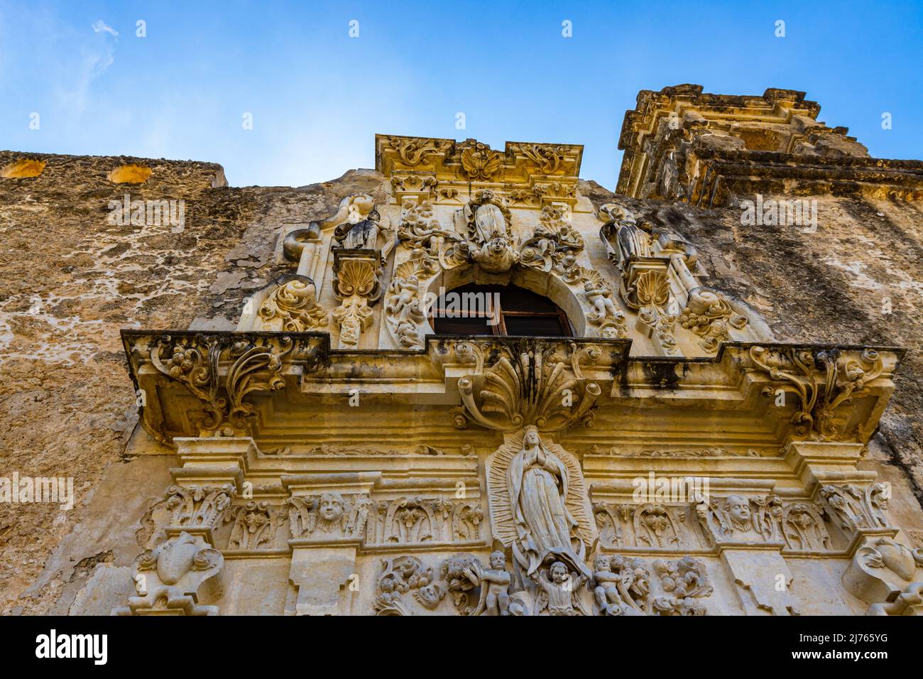 Die handgeschnitzte Fassade von Mission San José, San Antonio Missions National Historic Park, San Antonio, Texas, USA Stockfoto