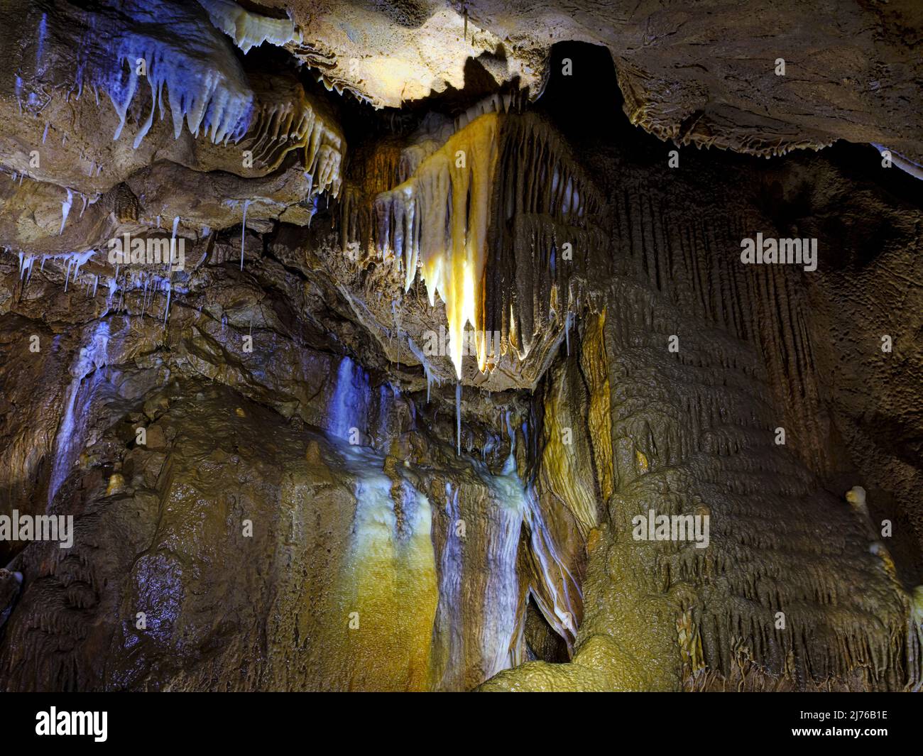 Europa, Deutschland, Hessen, Westerwald, Geopark Westerwald-Lahn-Taunus, Breitscheid, Karsthöhlensystem Herbstlabyrinth Adventhöhle, Knopfhalle, Besucherhöhle Stockfoto