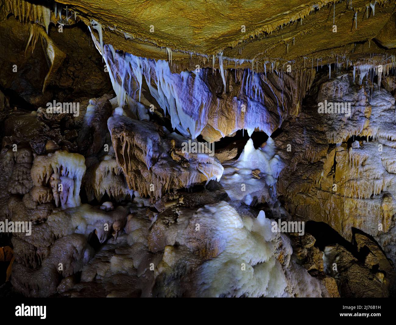 Europa, Deutschland, Hessen, Westerwald, Geopark Westerwald-Lahn-Taunus, Breitscheid, Karsthöhlensystem Herbstlabyrinth Adventhöhle, Knopfhalle, Besucherhöhle Stockfoto