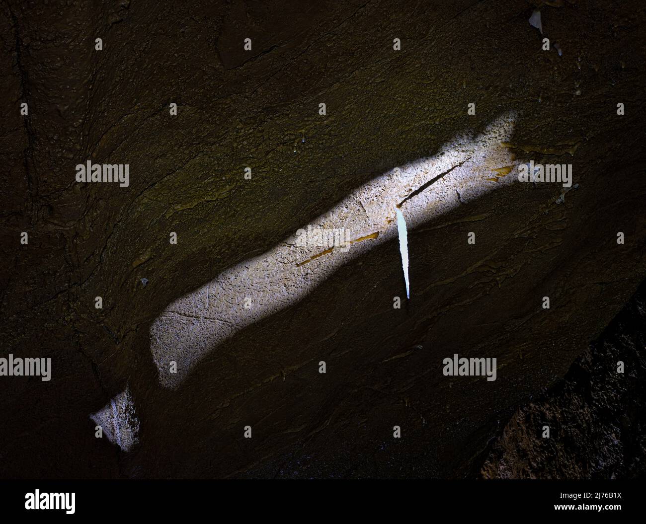 Europa, Deutschland, Hessen, Westerwald, Geopark Westerwald-Lahn-Taunus, Breitscheid, Karsthöhlensystem Herbstlabyrinth Adventhöhle, Knopfhalle, Besucherhöhle Stockfoto