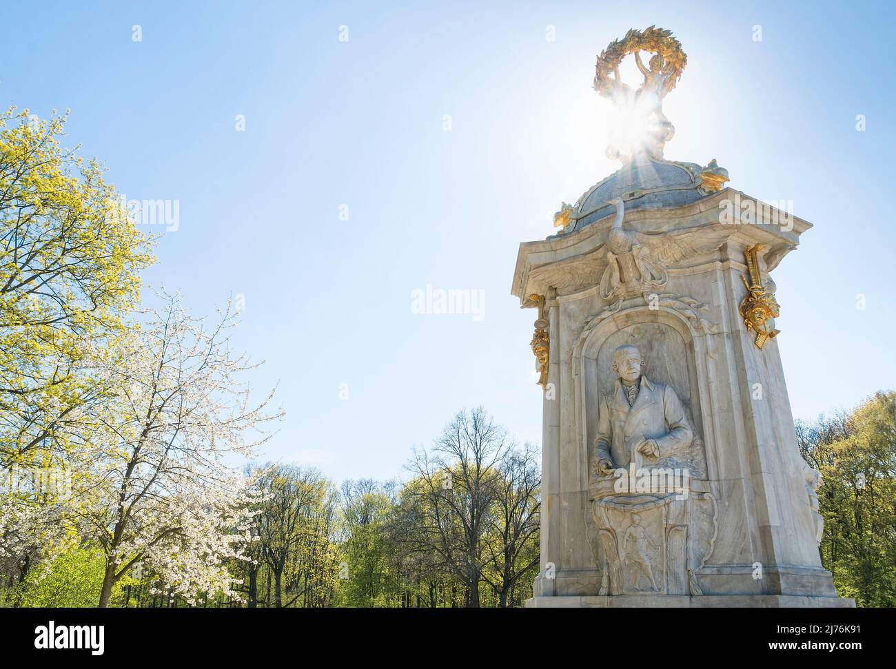 Berlin, großer Tiergarten, Beethoven-Haydn-Mozart-Denkmal, Gegenlicht, Frühling Stockfoto