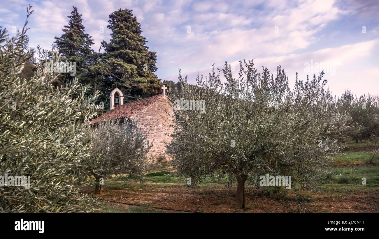 Kapelle Notre Dame entre Deux Eaux im Weiler Paguignan bei Aigues Vives. Stockfoto