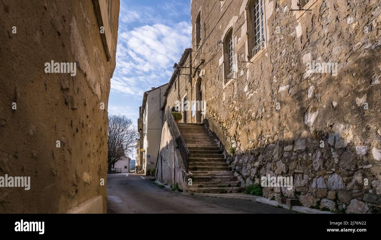 CH–teau des Pardailhan in La Caunette. Das Gemeindegebiet gehört zum Regionalen Naturpark Haut Languedoc. Stockfoto