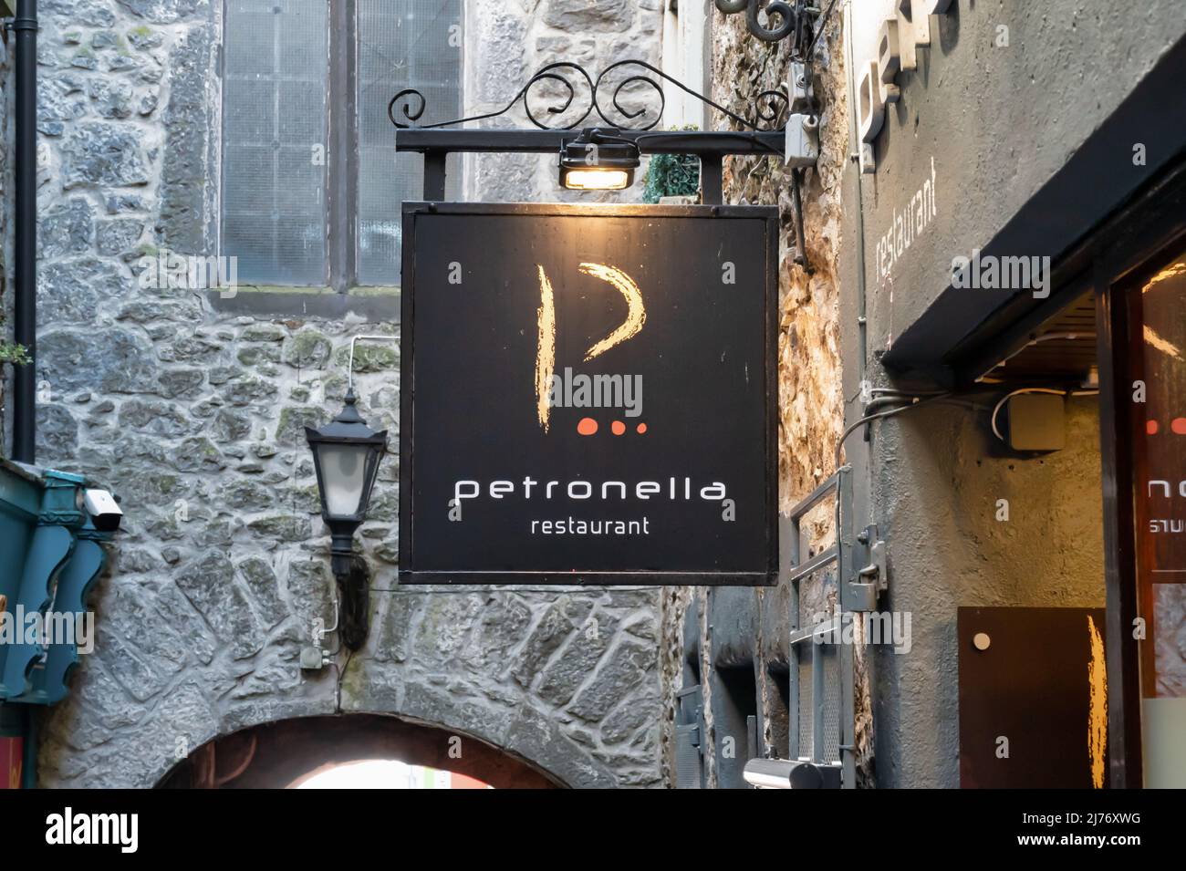 Kilkenny, Irland - 20. April 2022: Petronella Restaurant in Kilkenny, Irland. Stockfoto