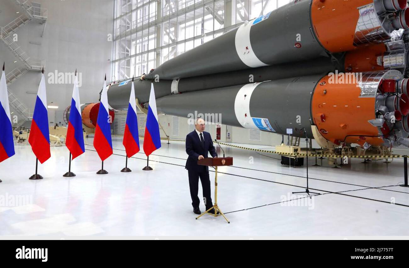 WLADIMIR PUTIN, russischer Premierminister, am 12. April 2022 auf dem Kosmodrom Vostochny im äußersten Osten der Region Amur Stockfoto