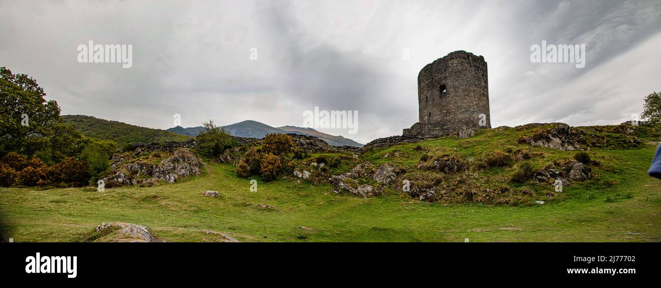 Wunderschöne mittelalterliche Ruinen von Dolbadarn Castle, Llanberis, Gwynedd, North Wales, Großbritannien Stockfoto