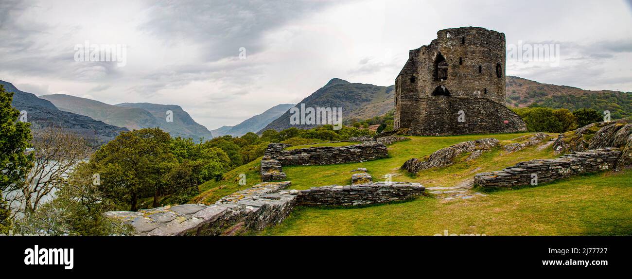 Wunderschöne mittelalterliche Ruinen von Dolbadarn Castle, Llanberis, Gwynedd, North Wales, Großbritannien Stockfoto