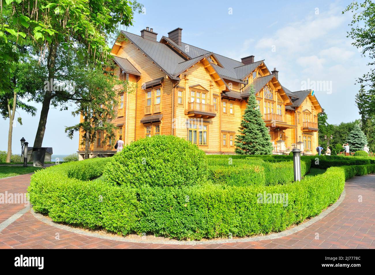 Honka in Mezhyhirya - der Residenz des ehemaligen Präsidenten Viktor Janukowitsch - ist nun als Museum für die Öffentlichkeit zugänglich. Stockfoto