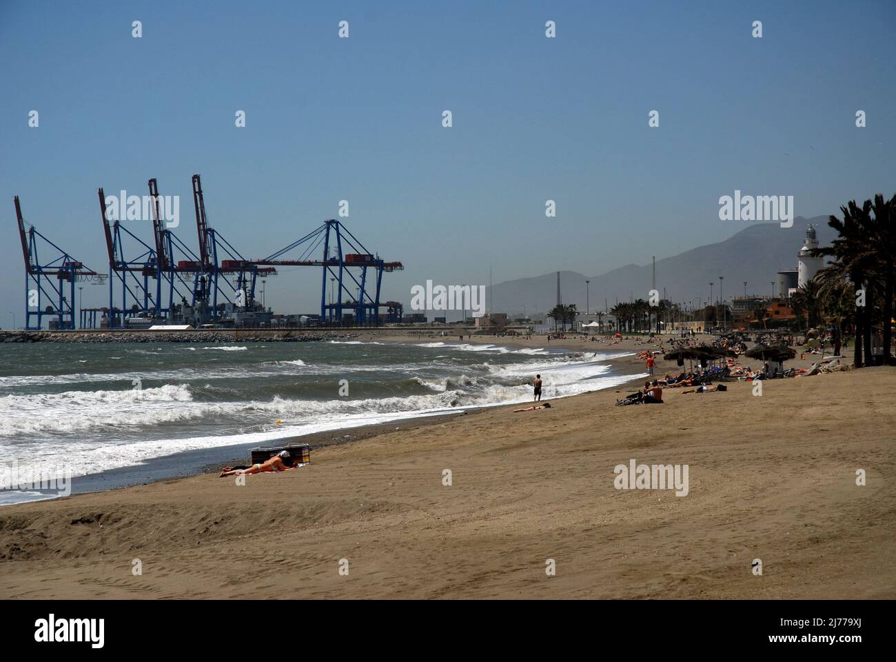 puerto mercante desde la playa, Malaga . foto: © Rosmi Duaso/fototext,BCN. Stockfoto