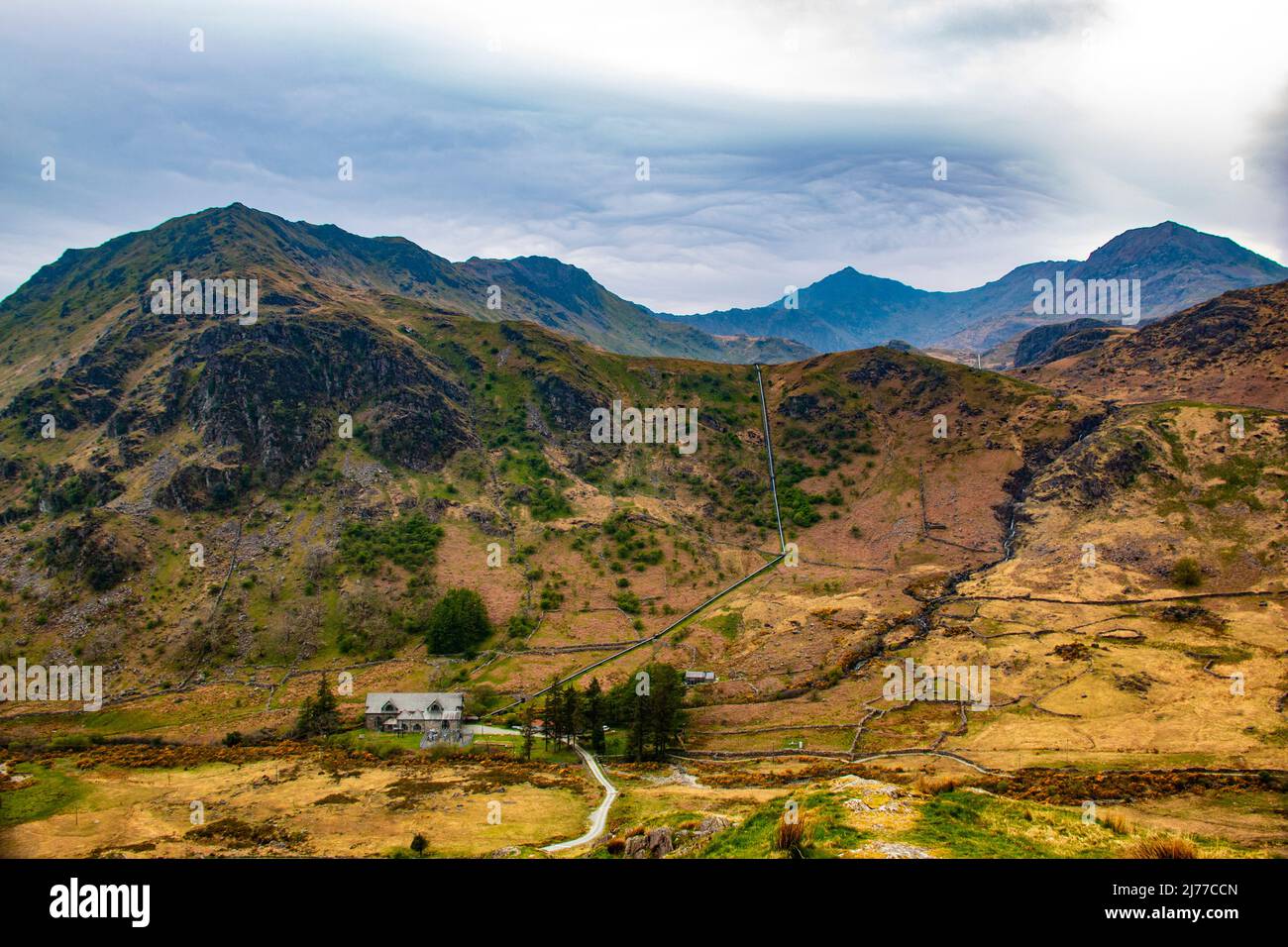Blick auf Snowdon vom Nant Gwynant Valley, in der Nähe von Llanberis, Snowdonia, Nordwales Stockfoto