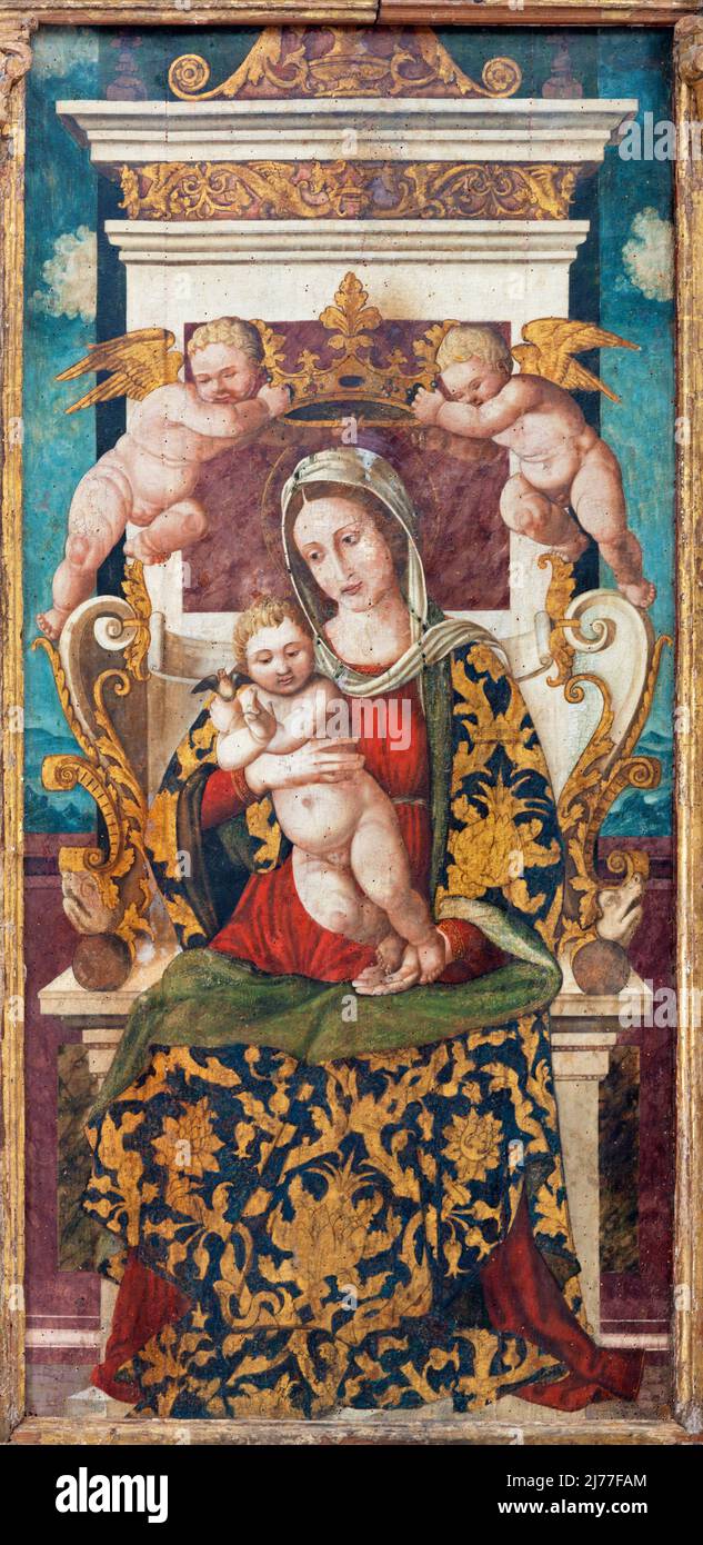 MIERA, ITALIEN - 8. MÄRZ 2022: Das Renaissance-Gemälde der Madonna in der Kirche Chiesa di San Pietro Caveoso von einem unbekannten Künstler aus Mdera (1540). Stockfoto