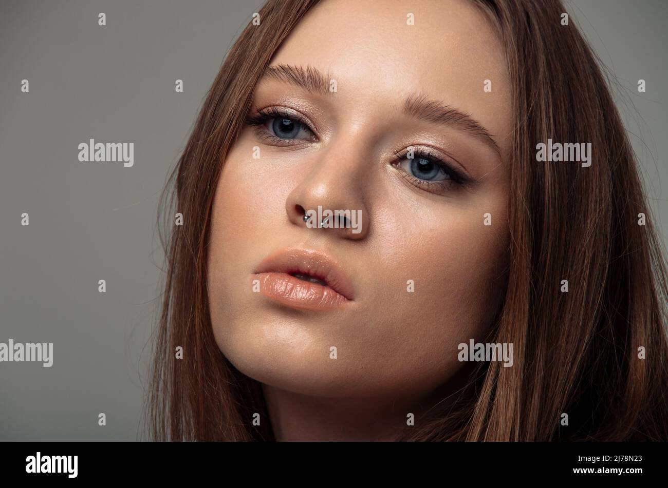 Schönheit junge Frau Gesicht Nahaufnahme gesunde Hautpflege weibliche Frau schönes Gesicht Stockfoto