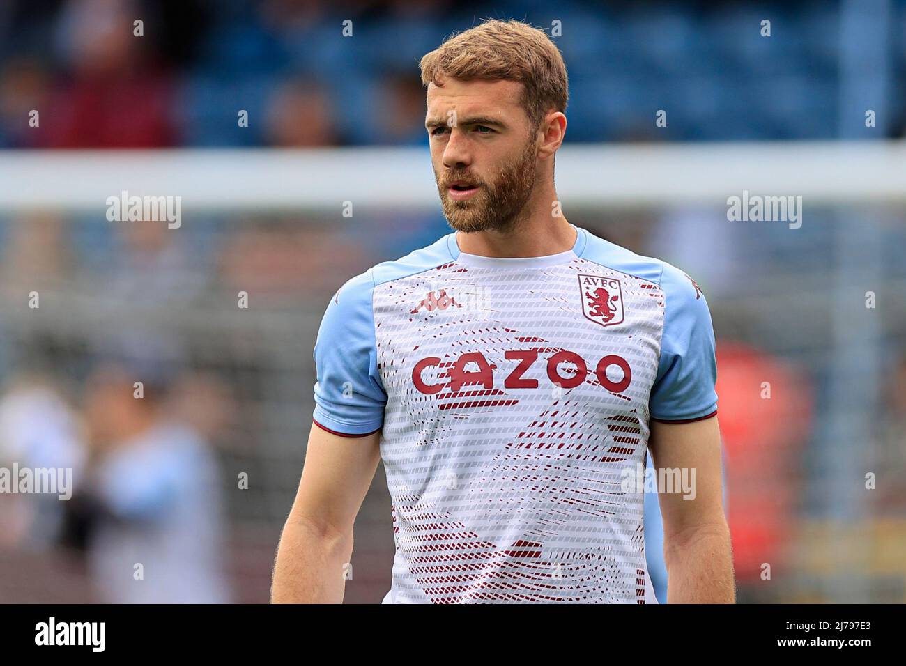 Calum Chambers #16 von Aston Villa während des Warm-Up für das Spiel in Burnley, Großbritannien am 5/7/2022. (Foto von Conor Molloy/News Images/Sipa USA) Stockfoto