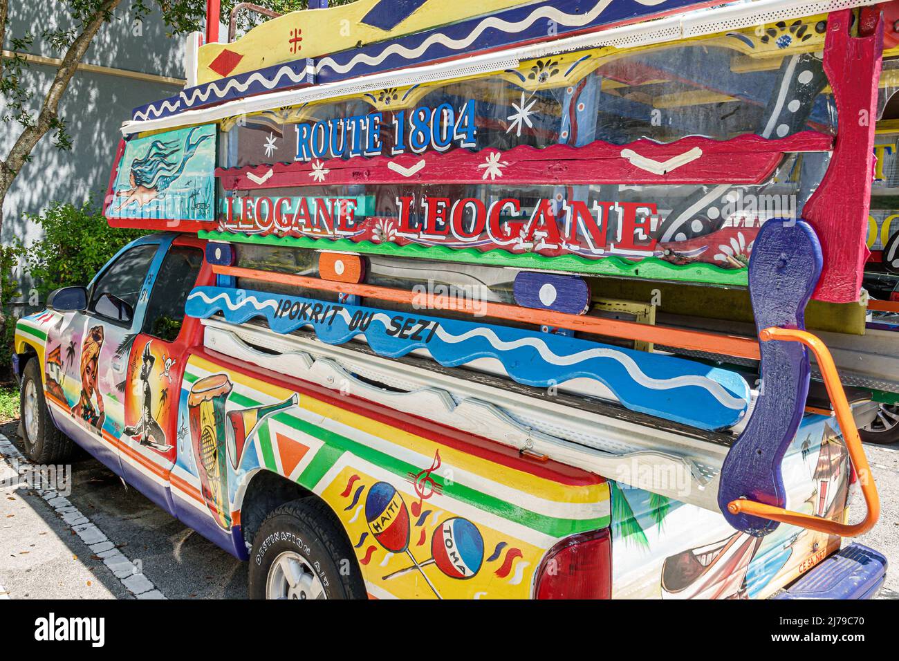 Miami Florida Little Haiti Haitian Creole Kultur bedeckt Pickup LKW Taxi Tap Tap Camionette bunt bunt bunt gemalt Stockfoto