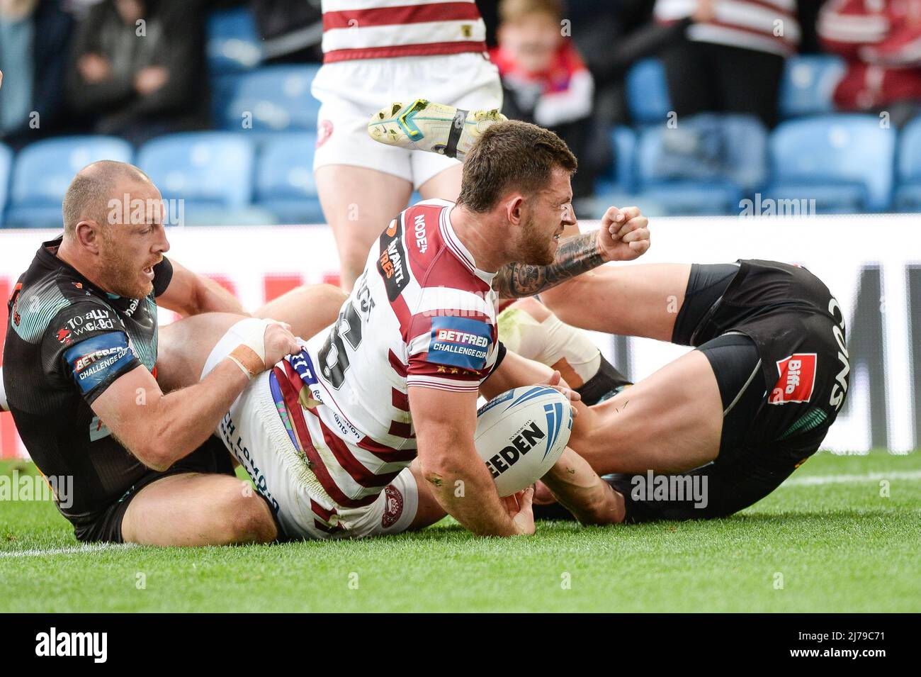 Leeds, England - 7.. Mai 2022 - Cade Cust of Wigan Warriors versucht es. Rugby League Betfred Challenge Cup Halbfinale Wigan Warriors vs St. Helens im Elland Road Stadium, Leeds, Großbritannien Dean Williams Credit: Dean Williams/Alamy Live News Stockfoto