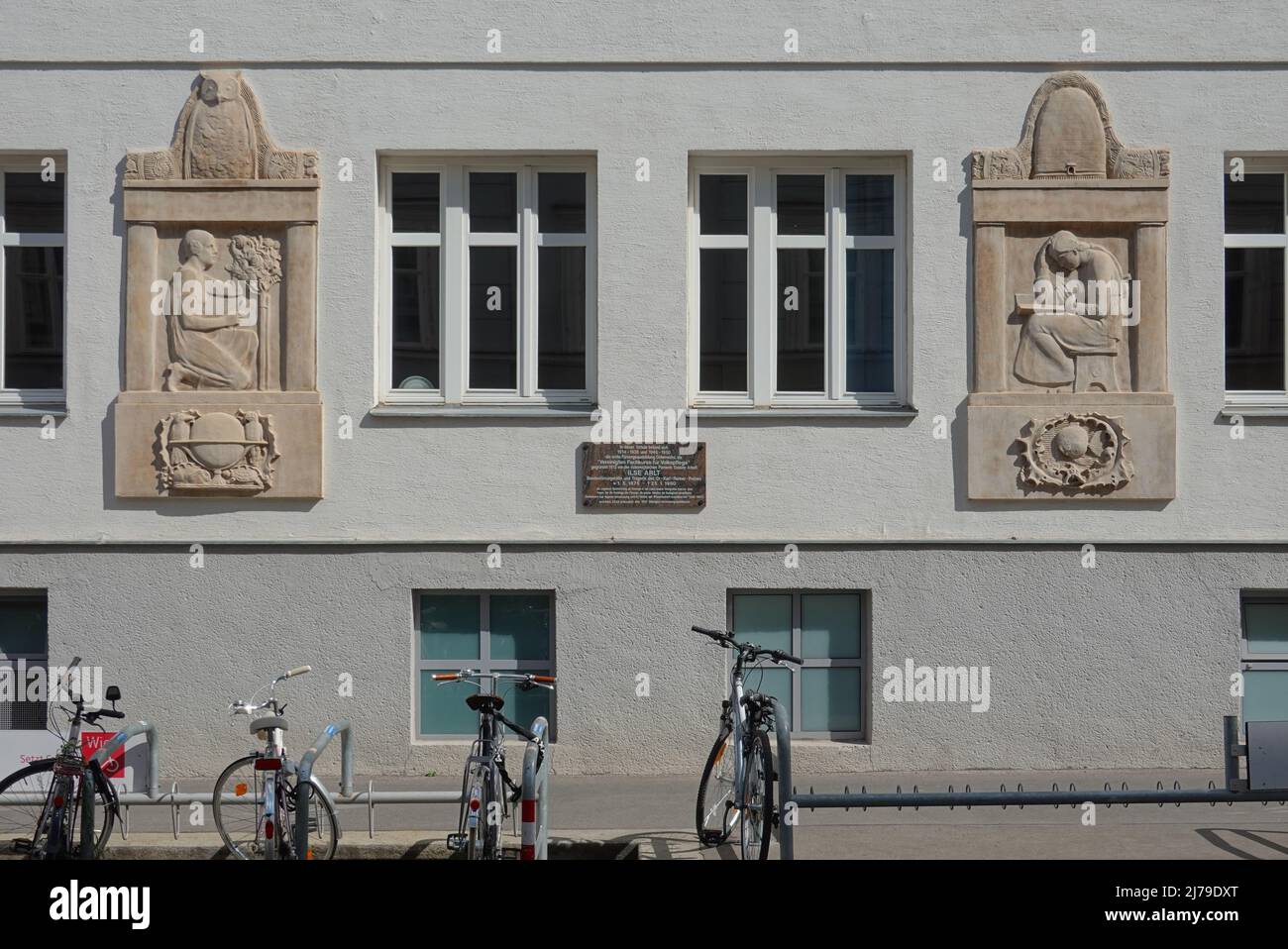 Wien, Albertgasse 38, Schulgebäude, ehemalige Schule für Fürsorgeausbildung von Ilse Arlt Stockfoto