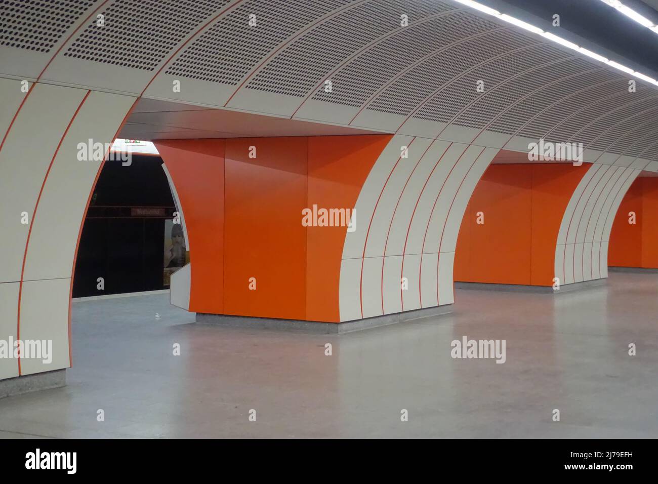 Wien, U-Bahn-Linie U3, Station Westbahnhof // Wien, U-Bahn-Linie U3, Westbahnhof Stockfoto
