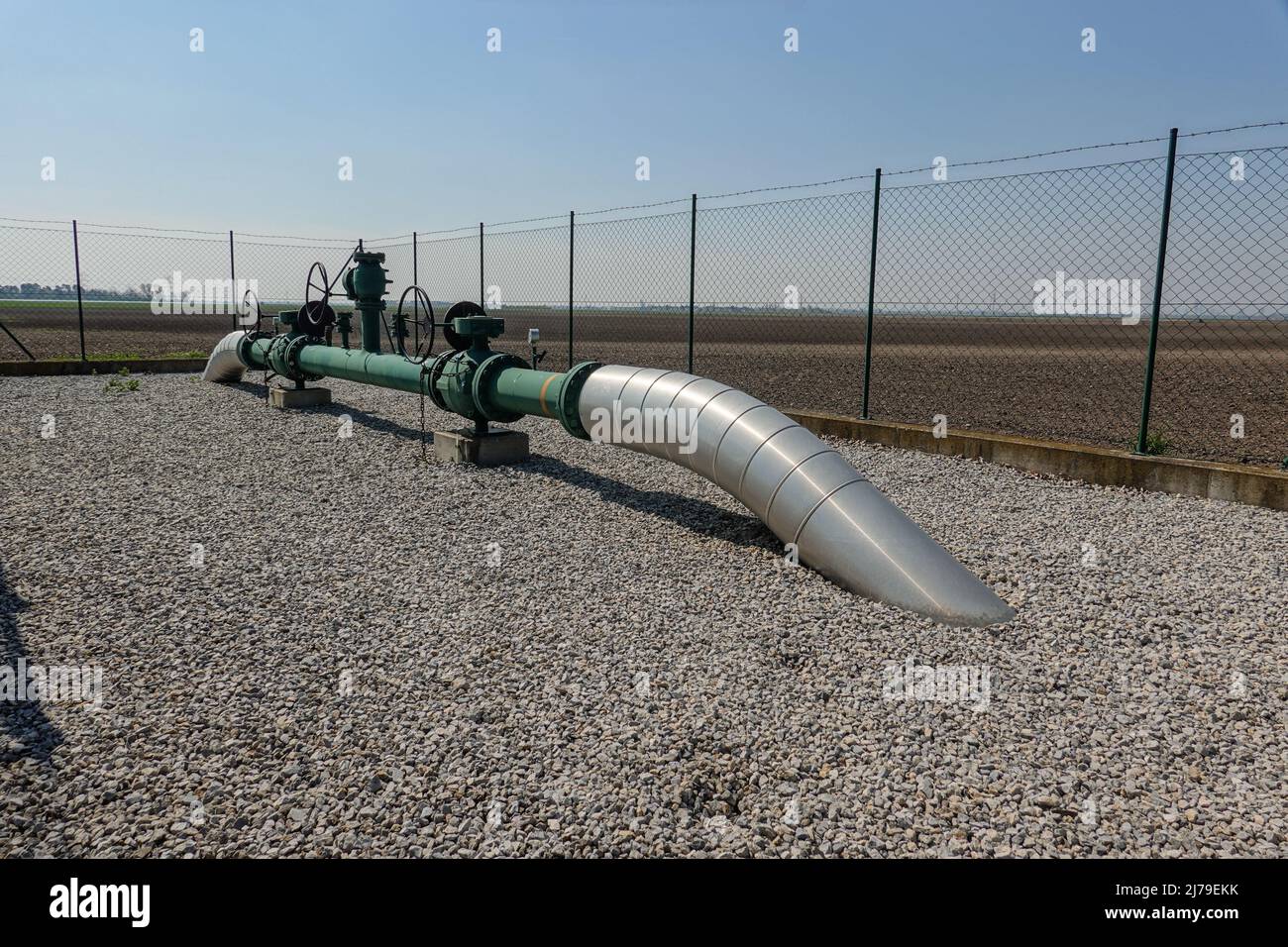 Marchfeld bei Aderklaa, Pipeline Stockfoto