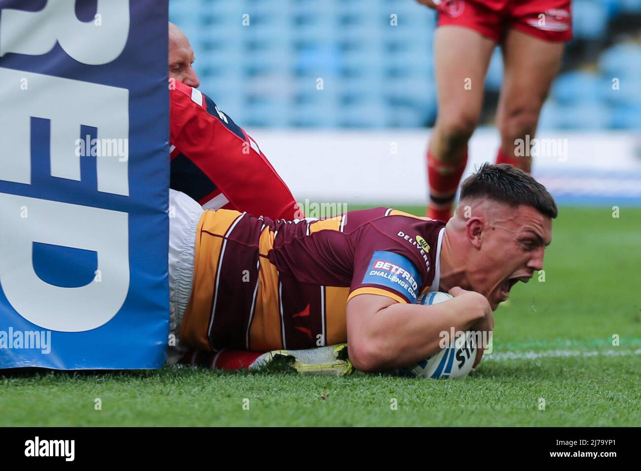 Leeds, Großbritannien. 07.. Mai 2022. Elland Road, Leeds, West Yorkshire, 7.. Mai 2022. Betfred Challenge Cup Halbfinale Huddersfield Giants vs Hull Kingston Rovers Owen Trout von Huddersfield Giants erzielt den Versuch gegen Hull Kingston Rovers. Kredit: Touchlinepics/Alamy Live Nachrichten Stockfoto