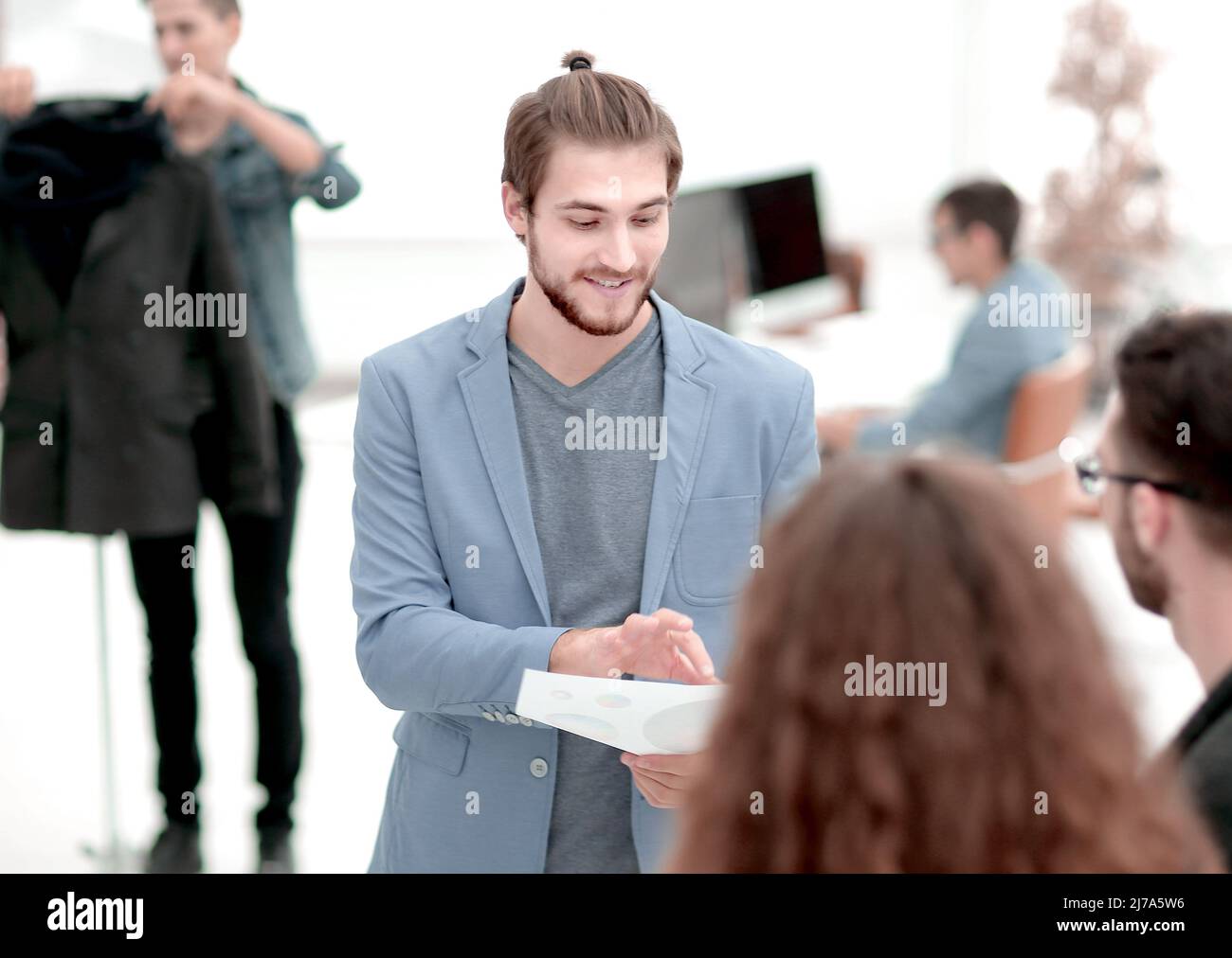 Erfolgreiche Team von Designern, die im Büro. Stockfoto
