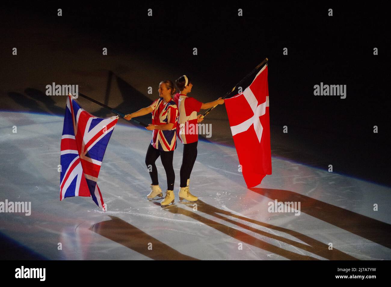 Coventry, England, 7. Mai 2022. Die Flaggen Großbritanniens und Dänemarks werden vor ihrem Eishockey-Spiel im Skydome in Coventry vorgeführt. Copyright Colin Edwards / Alamy Live News Stockfoto