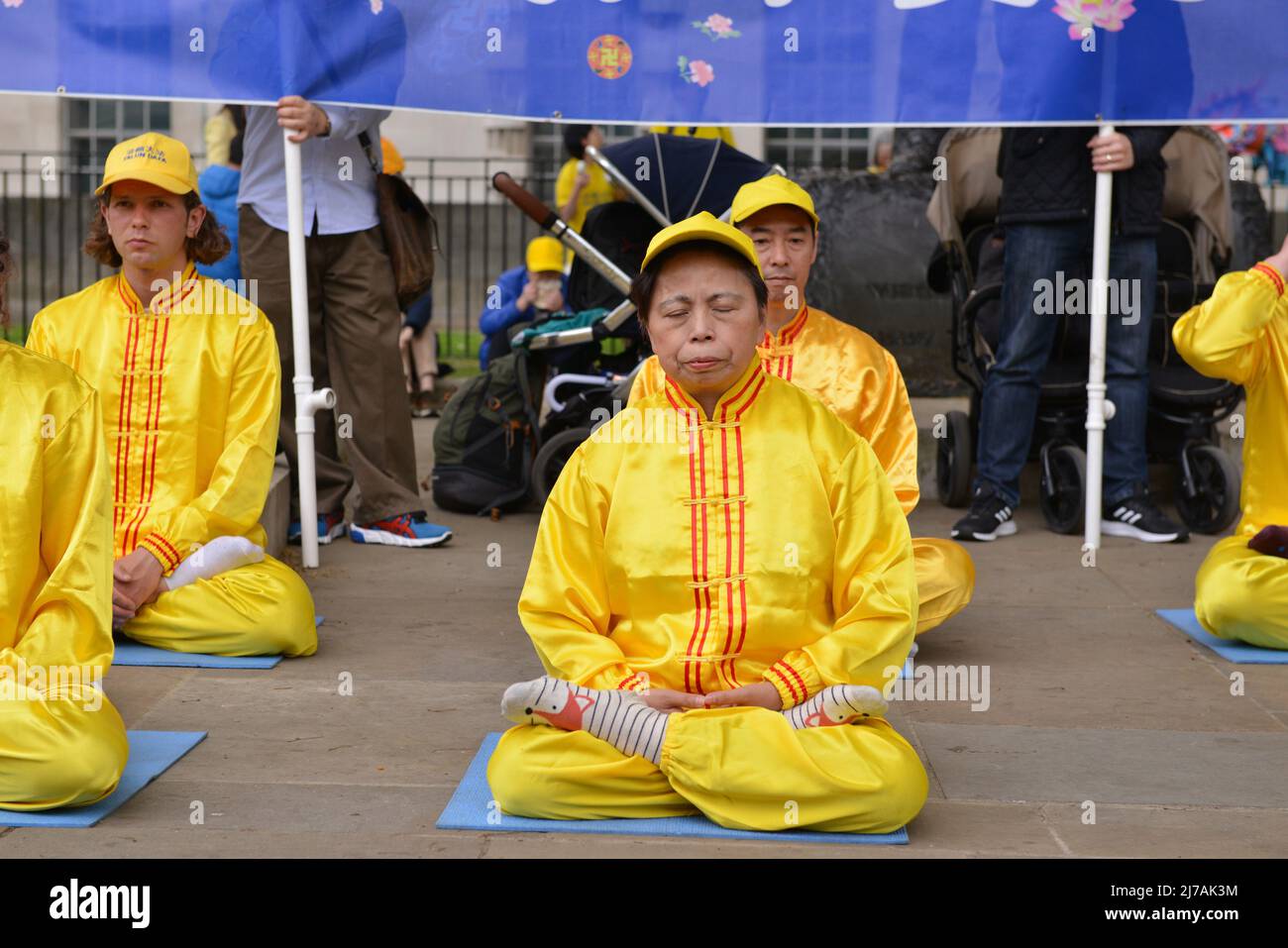 Die Chinesen feiern den Falun Dafa Tag in London Stockfoto