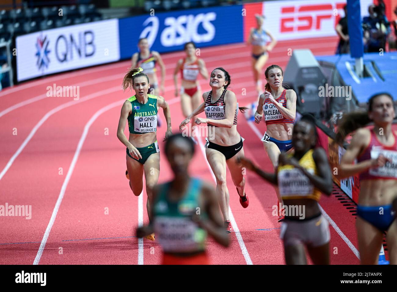 Lucia Stafford nimmt an den Hallenweltmeisterschaften in Belgrad 2022 auf 1500 Metern Teil. Stockfoto