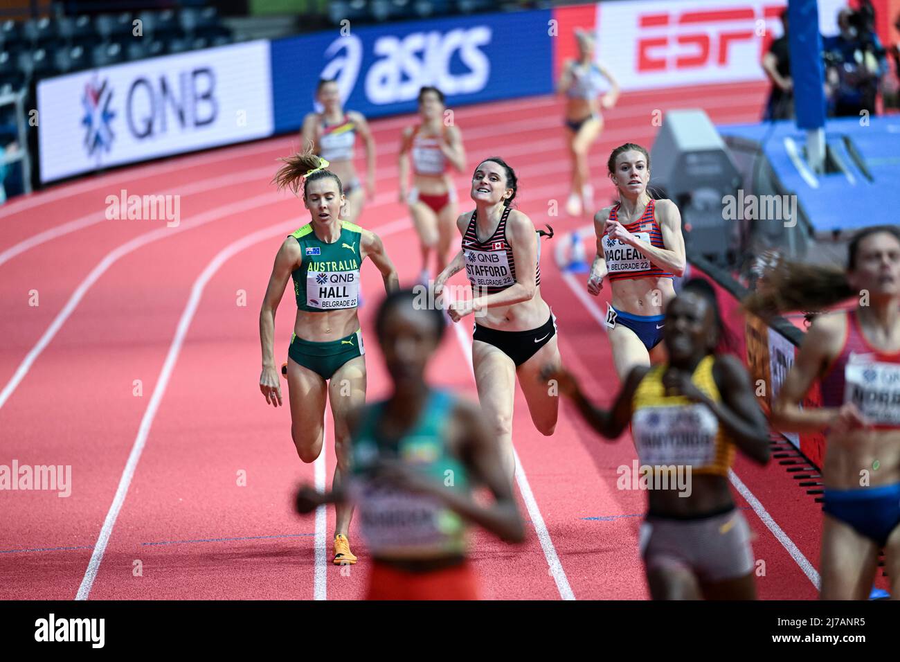 Lucia Stafford nimmt an den Hallenweltmeisterschaften in Belgrad 2022 auf 1500 Metern Teil. Stockfoto