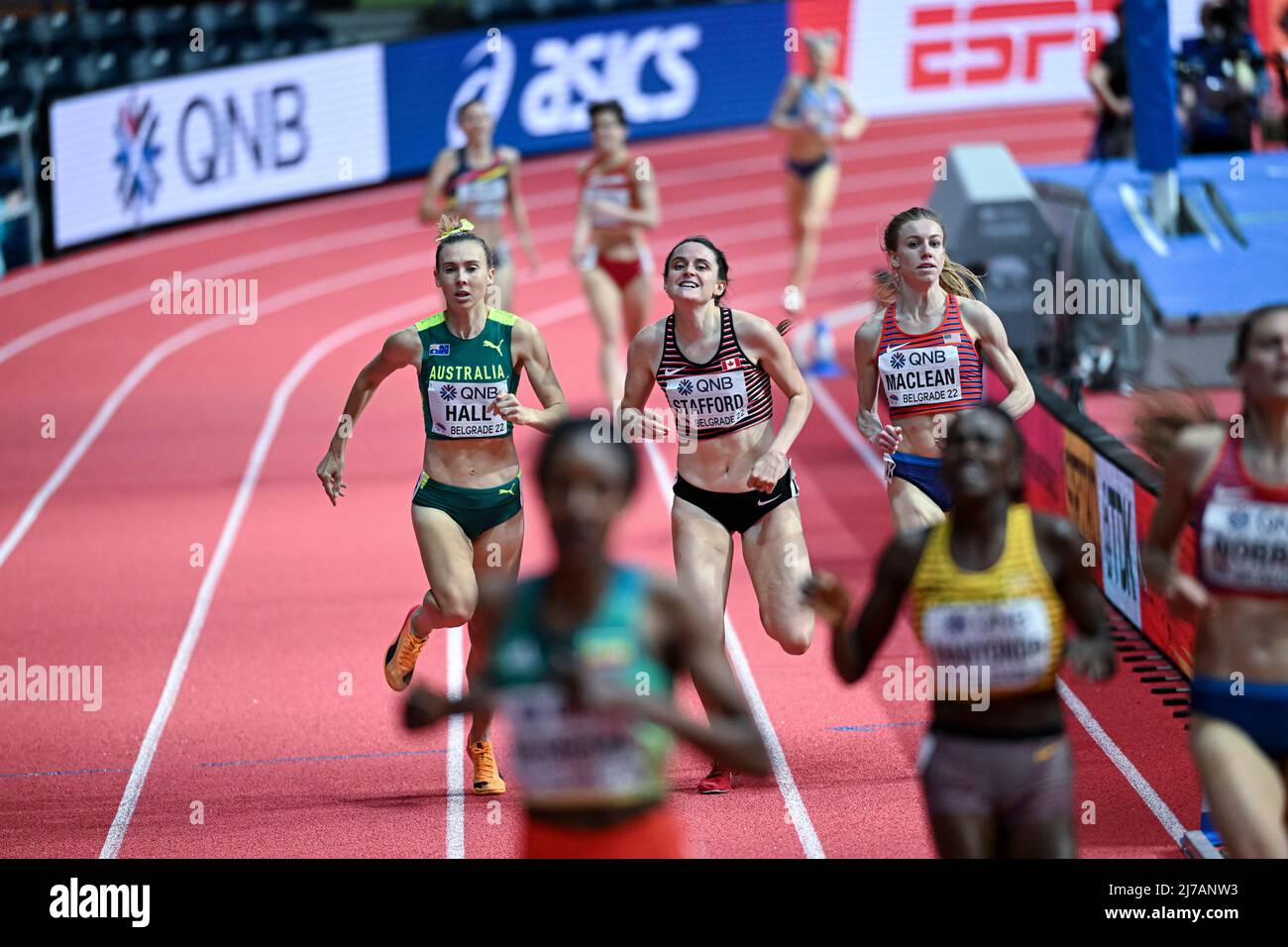 Lucia Stafford nimmt an den Hallenweltmeisterschaften in Belgrad 2022 auf 1500 Metern Teil. Stockfoto