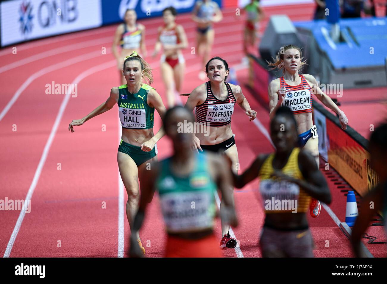 Lucia Stafford nimmt an den Hallenweltmeisterschaften in Belgrad 2022 auf 1500 Metern Teil. Stockfoto