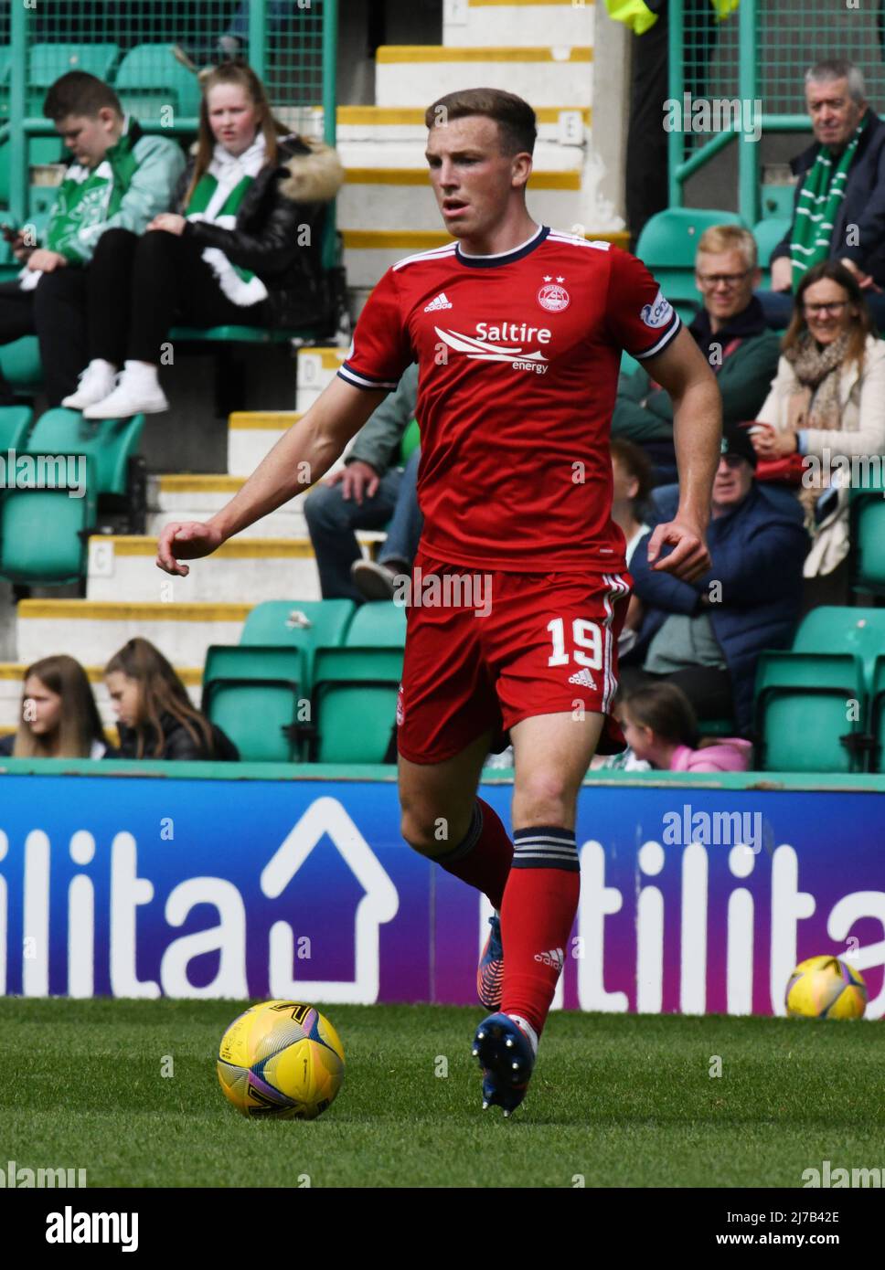 Easter Road Stadium, Edinburgh.Schottland Großbritannien. 7.. Mai 22 Hibernian gegen Aberdeen Cinch Premiership Match. Lewis Ferguson von Aberdeen . Kredit: eric mccowat/Alamy Live Nachrichten Stockfoto