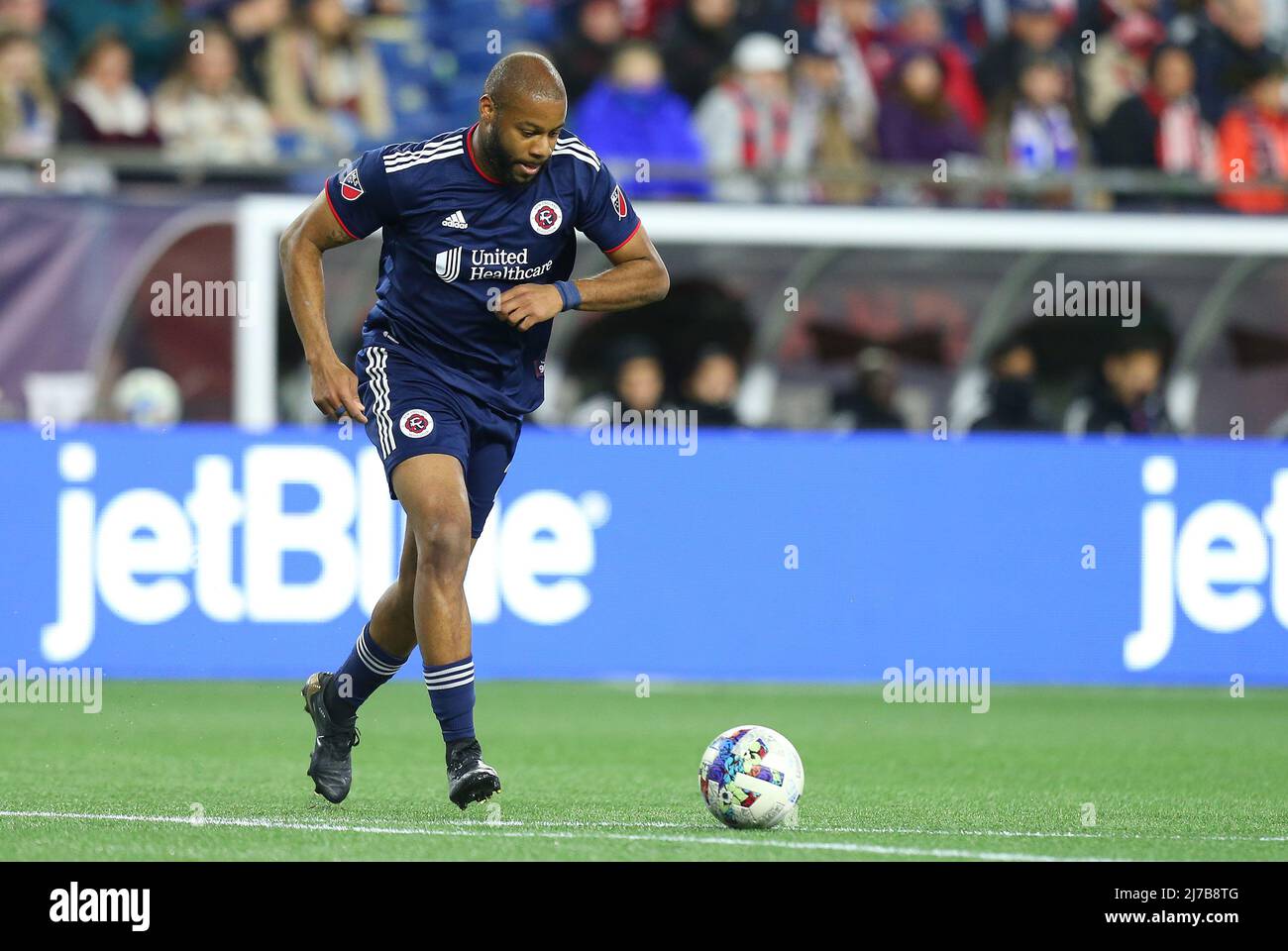 7. Mai 2022; Foxborough, MA, USA; Andrew Farrell, Verteidiger der New England Revolution (2), in Aktion während eines MLS-Matches zwischen Columbus Crew und New England Revolution im Gillette Stadium. Anthony Nesmith/CSM Stockfoto