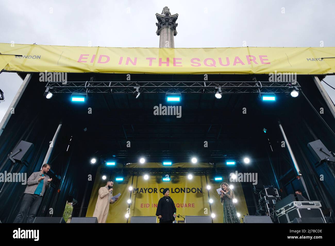 London, Großbritannien, 7.. Mai 2022. Nach dem Ende des Ramadan versammelten sich riesige Menschenmengen zu den Feierlichkeiten zum Eid in the Square. Da es jetzt keine Covid-Beschränkungen gibt, gab es bei dem Ereignis Zahlen vor der Pandemie. Unterhaltung, Aktivitäten für Kinder und alle Arten von Essen wurden für Besucher angeboten. Kredit: Elfte Stunde Fotografie/Alamy Live Nachrichten Stockfoto