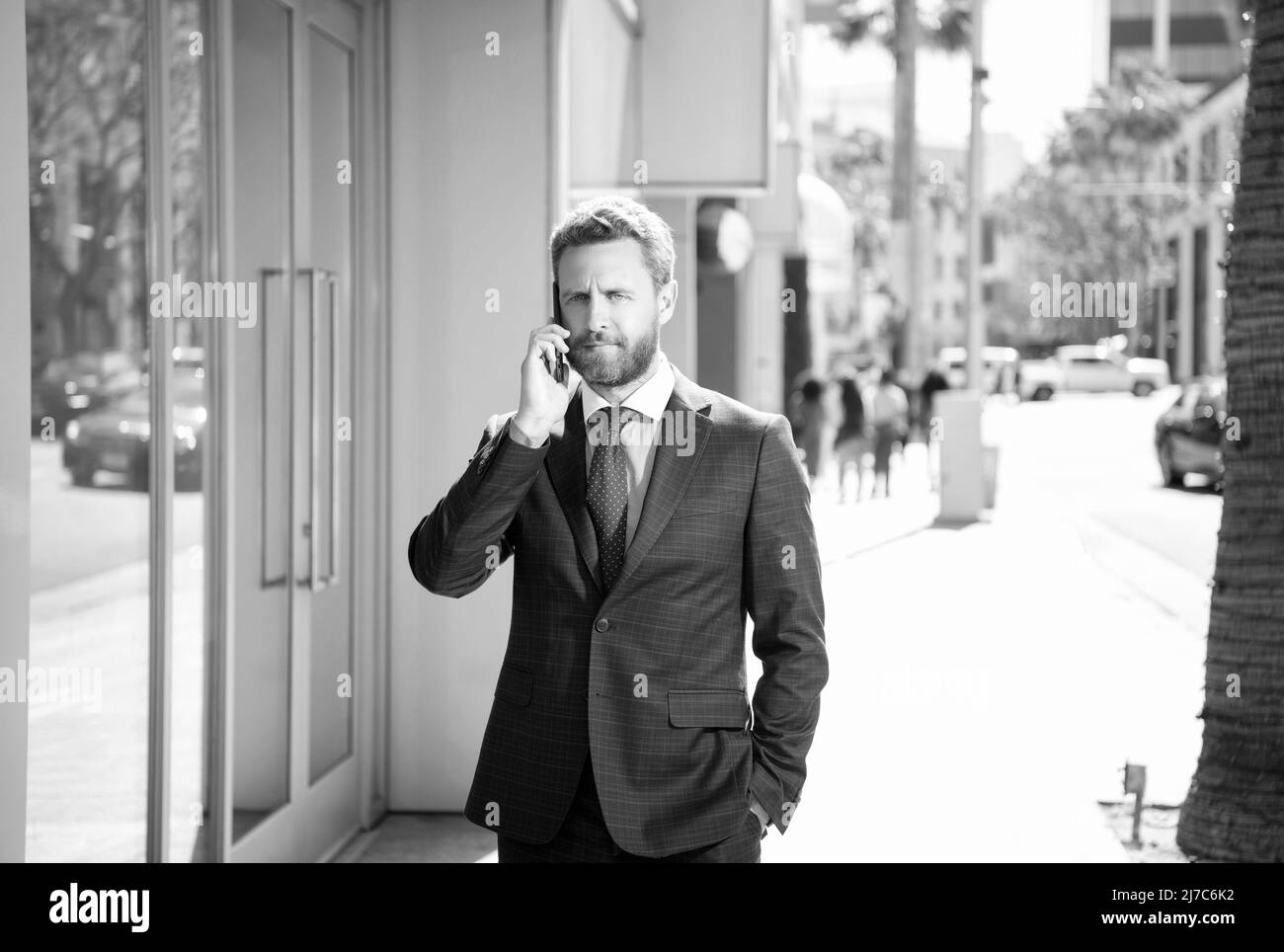 Kommunikation. Geschäftsmann sprechen auf dem Smartphone. Mann Chef hat Gespräch. Stockfoto