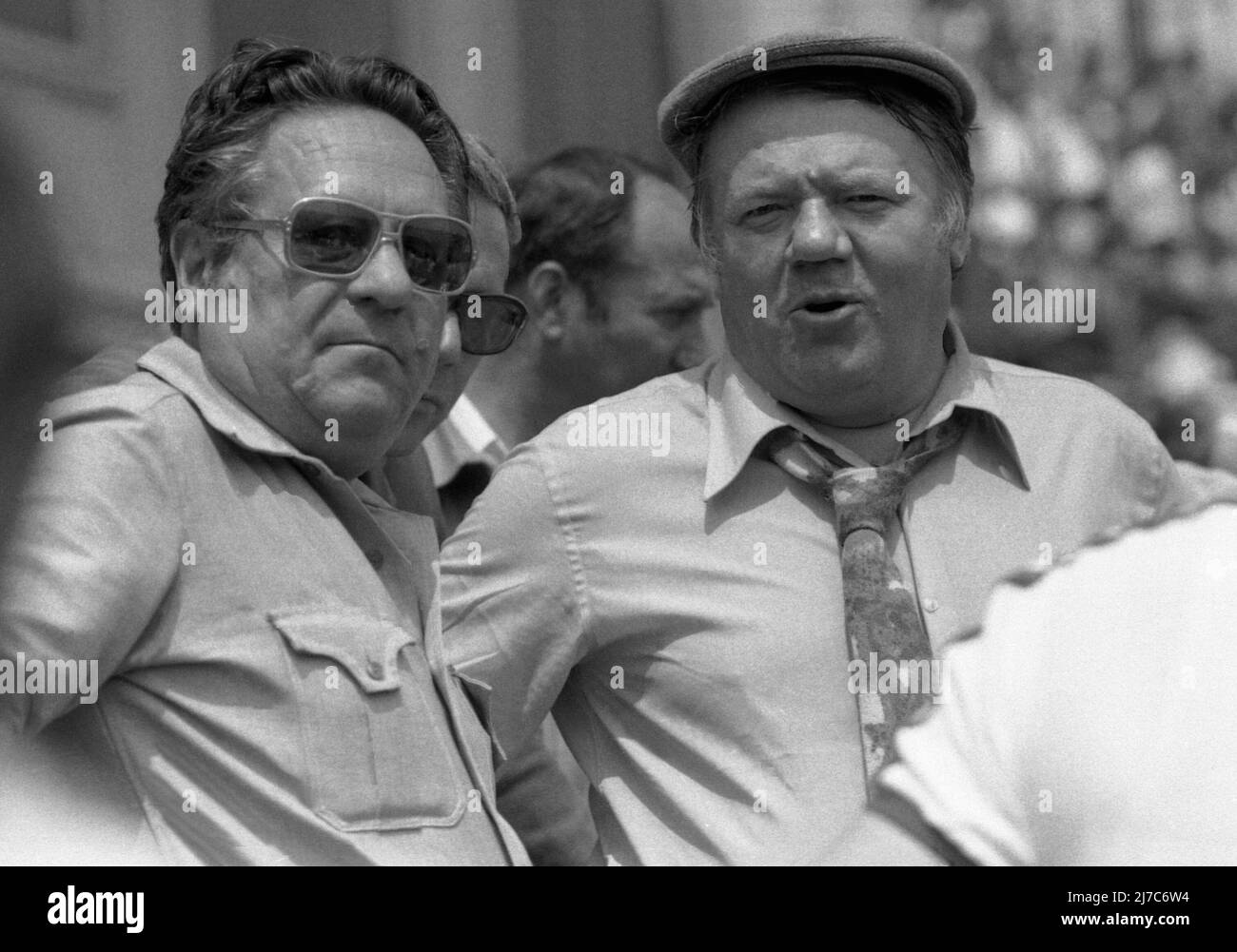 Rumänische Schriftsteller Eugen Barbu & Fanus Neagu, ca. 1974 Stockfoto