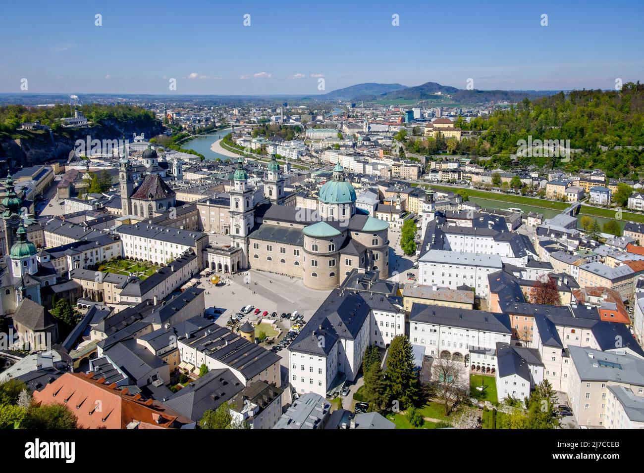 Luftpanorama von Salzburg vom Festungsberg, Österreich. Stockfoto