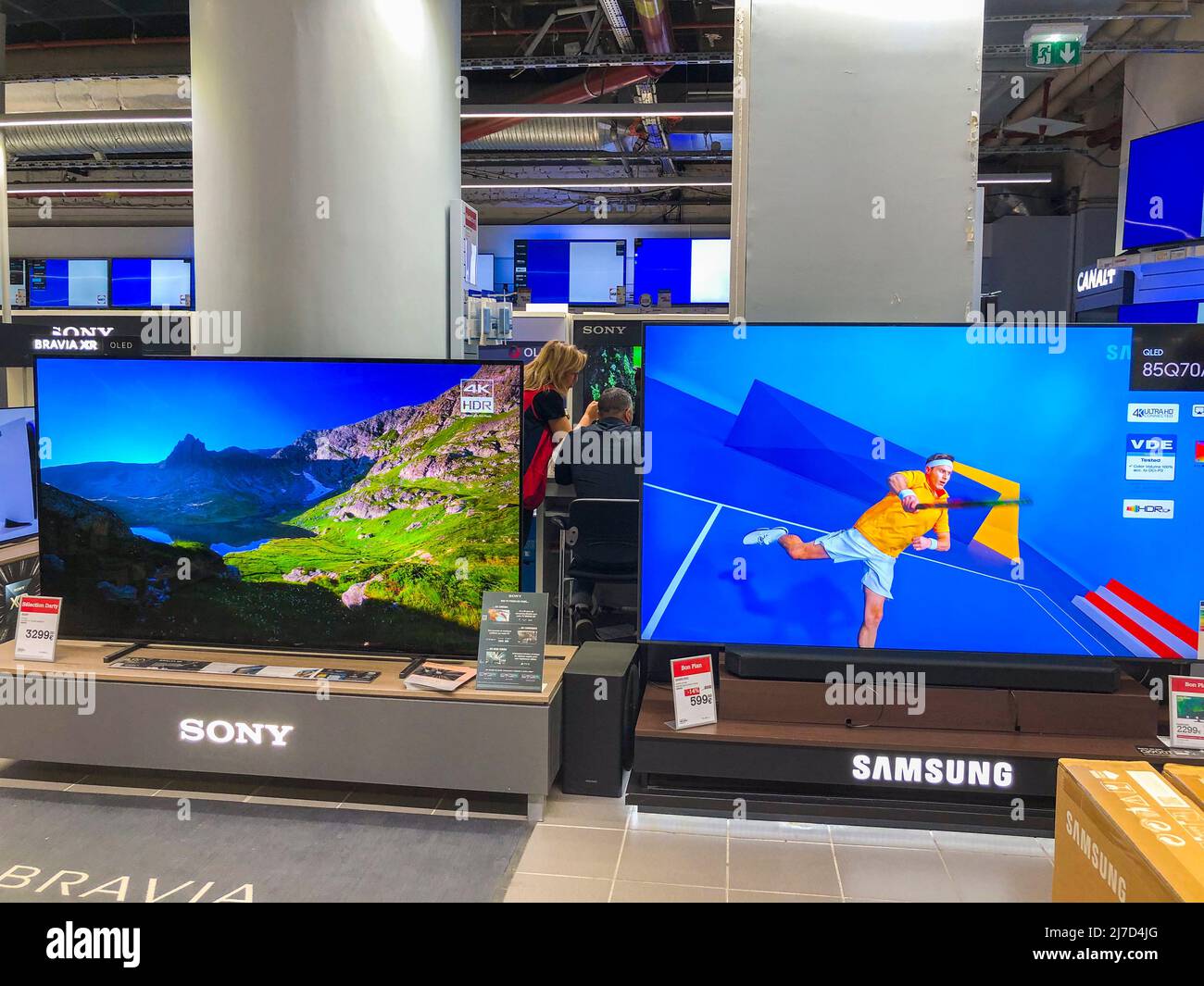 Paris, Frankreich, Samsung Electronics, Einkaufen im französischen Haushaltsgerätegeschäft, Darty, LED-Großbildfernseher, Darty Multimedia, Konsumgüter, Haushaltskonsum Stockfoto
