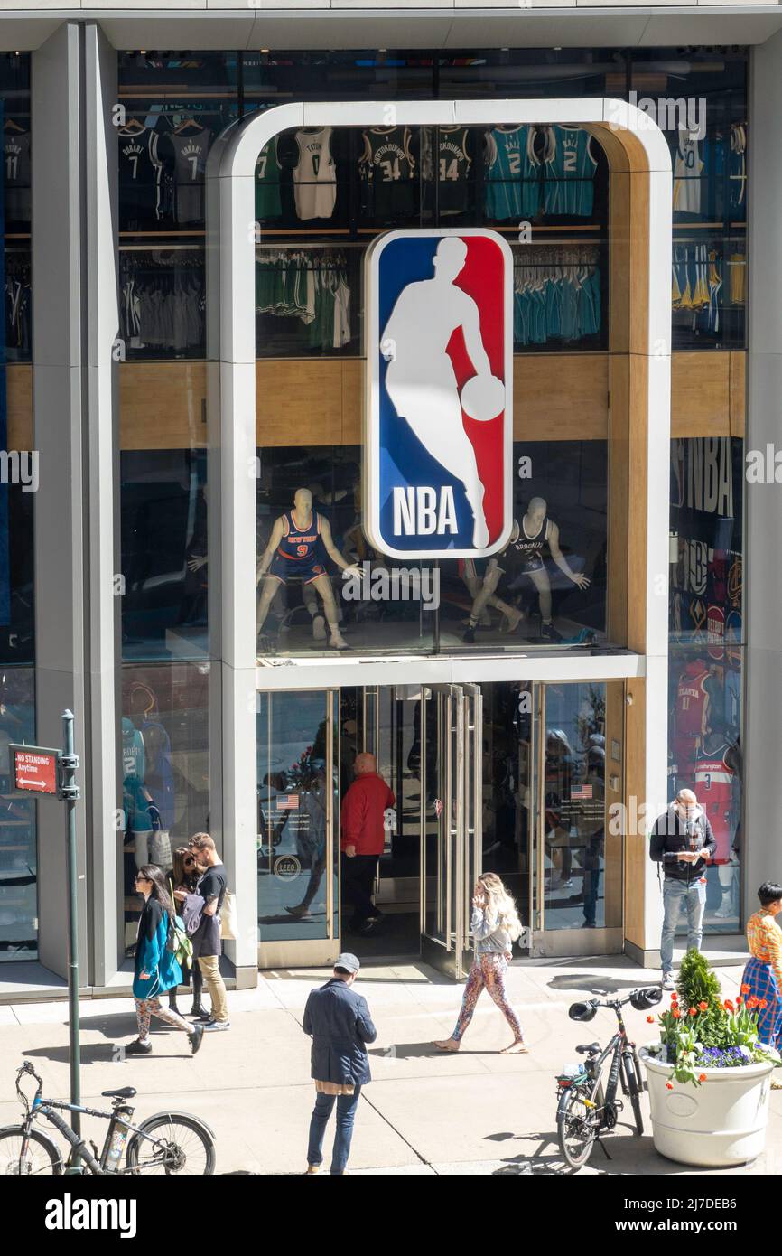 NBA Flagship Store, 545 Fifth Avenue, NYC 2022 Stockfoto