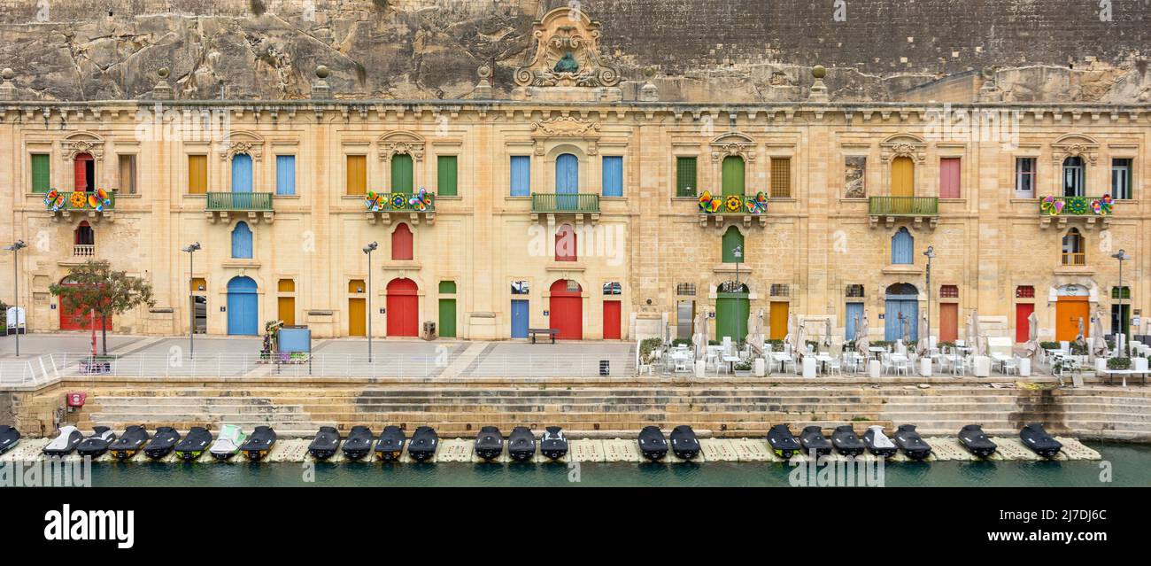 Umgebaute Hafenlager aus dem 18.. Jahrhundert an der Valletta Waterfront, Valletta (Il-Belt Valletta), Republik Malta Stockfoto