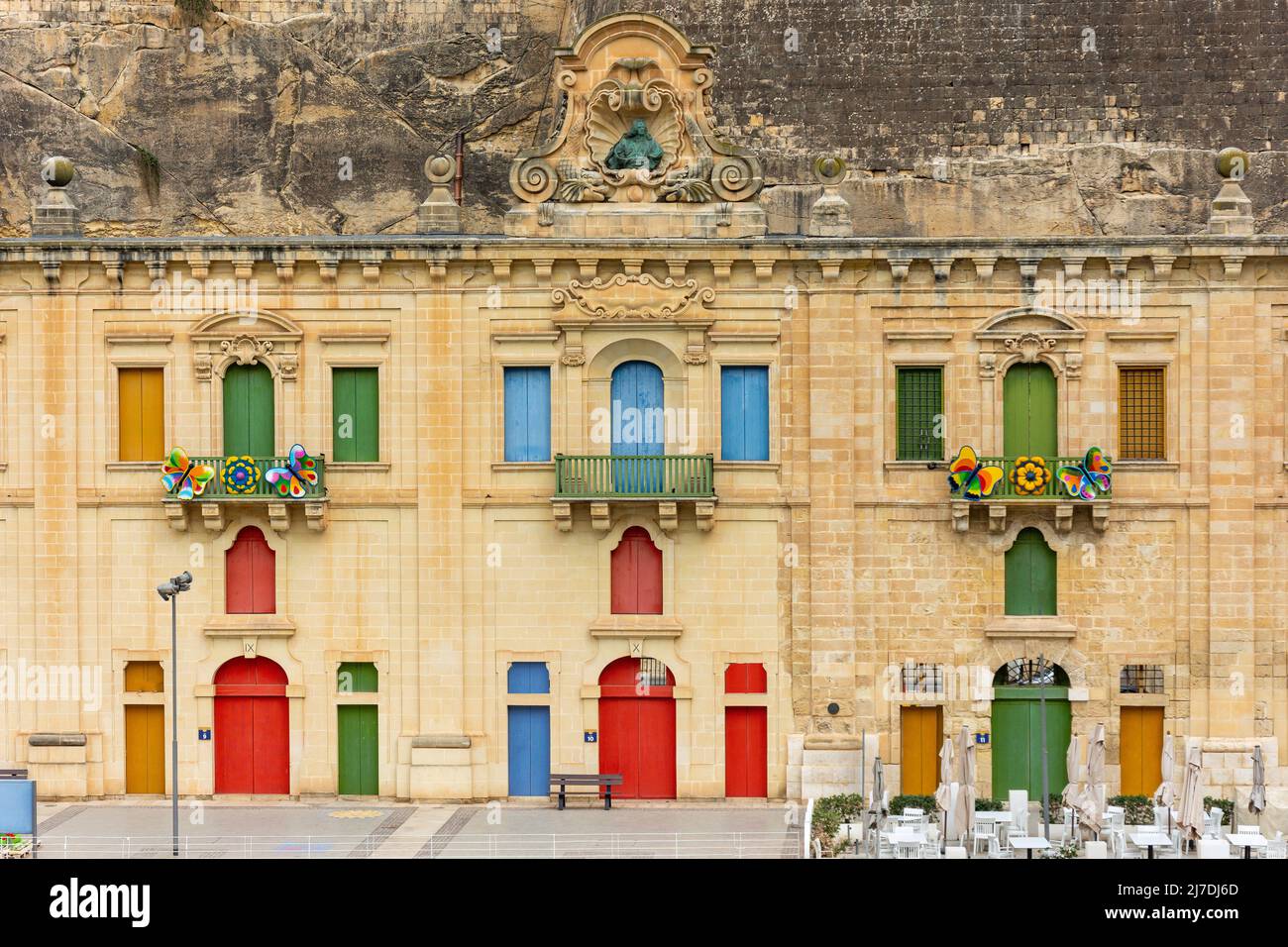 Umgebaute Hafenlager aus dem 18.. Jahrhundert an der Valletta Waterfront, Valletta (Il-Belt Valletta), Republik Malta Stockfoto