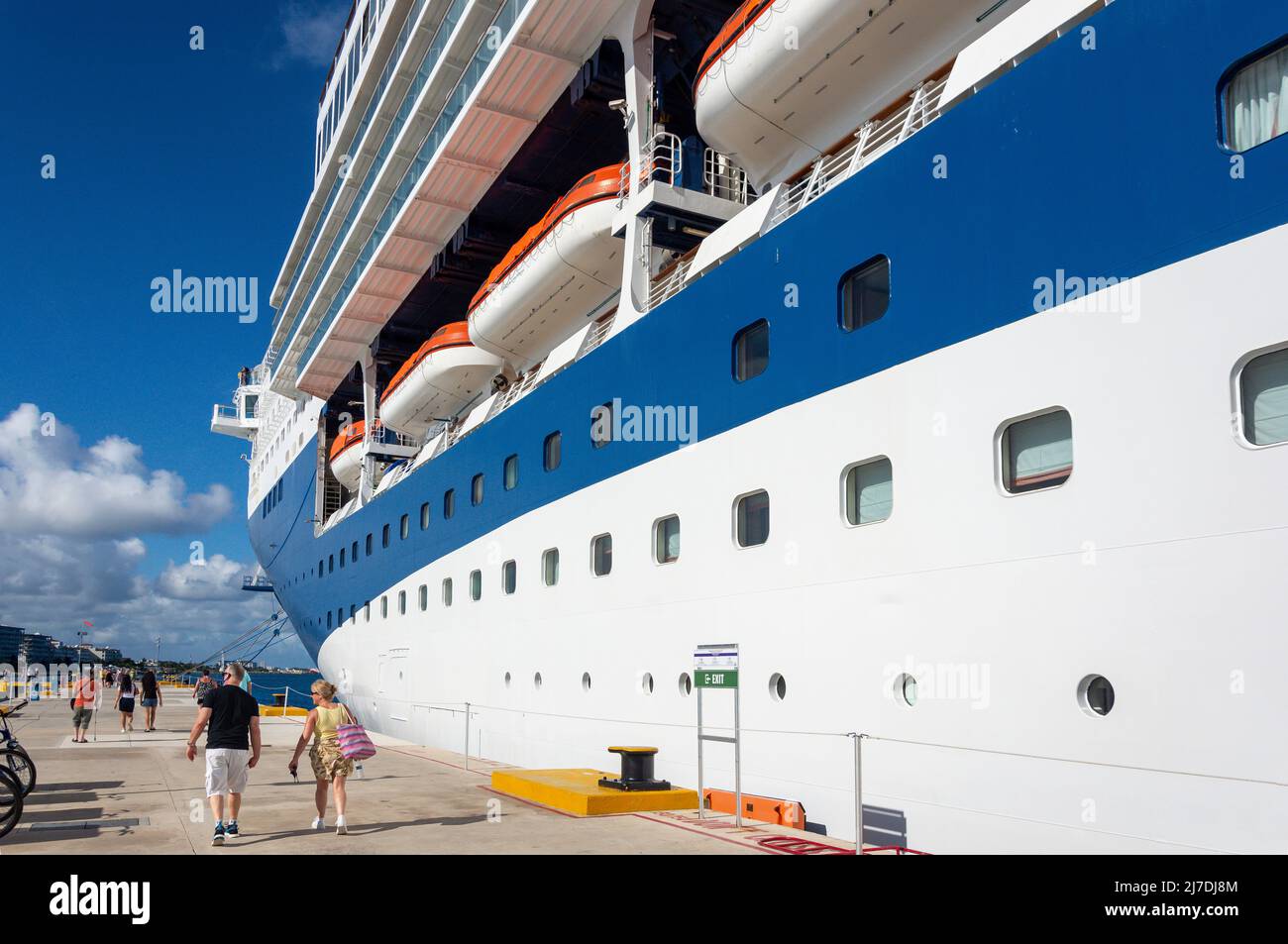 Marella Explorer II-Schiff dockte am Kreuzfahrtterminal, Centro, San Miguel de Cozumel, Quintana Roo, Mexiko an Stockfoto