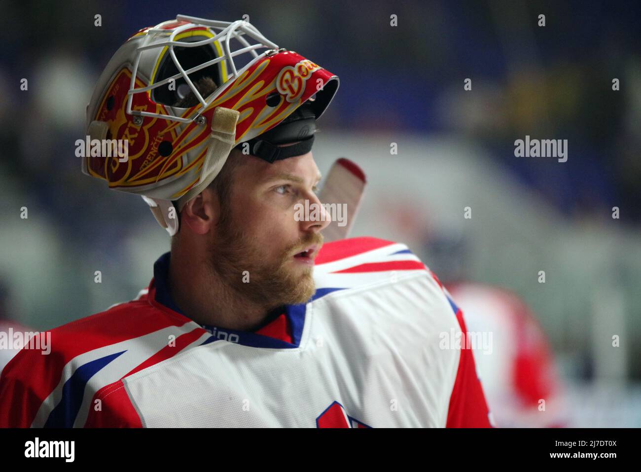 Coventry, England, 7. Mai 2022. Ben Bowns, britischer Torschütze, zieht seinen Helm während des Warm-Up für ihr Spiel gegen Dänemark im Skydome in Coventry aus. Copyright Colin Edwards Stockfoto