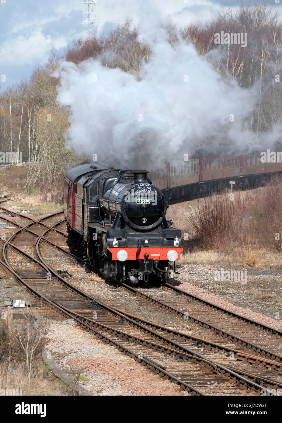 The Cumbrian Coast Express, Steam Locomotive, Jubilee Class, 45690 Leander, LMS, Abfahrt Carlisle am 12.. März 2022 (Railway Touring Company Stockfoto