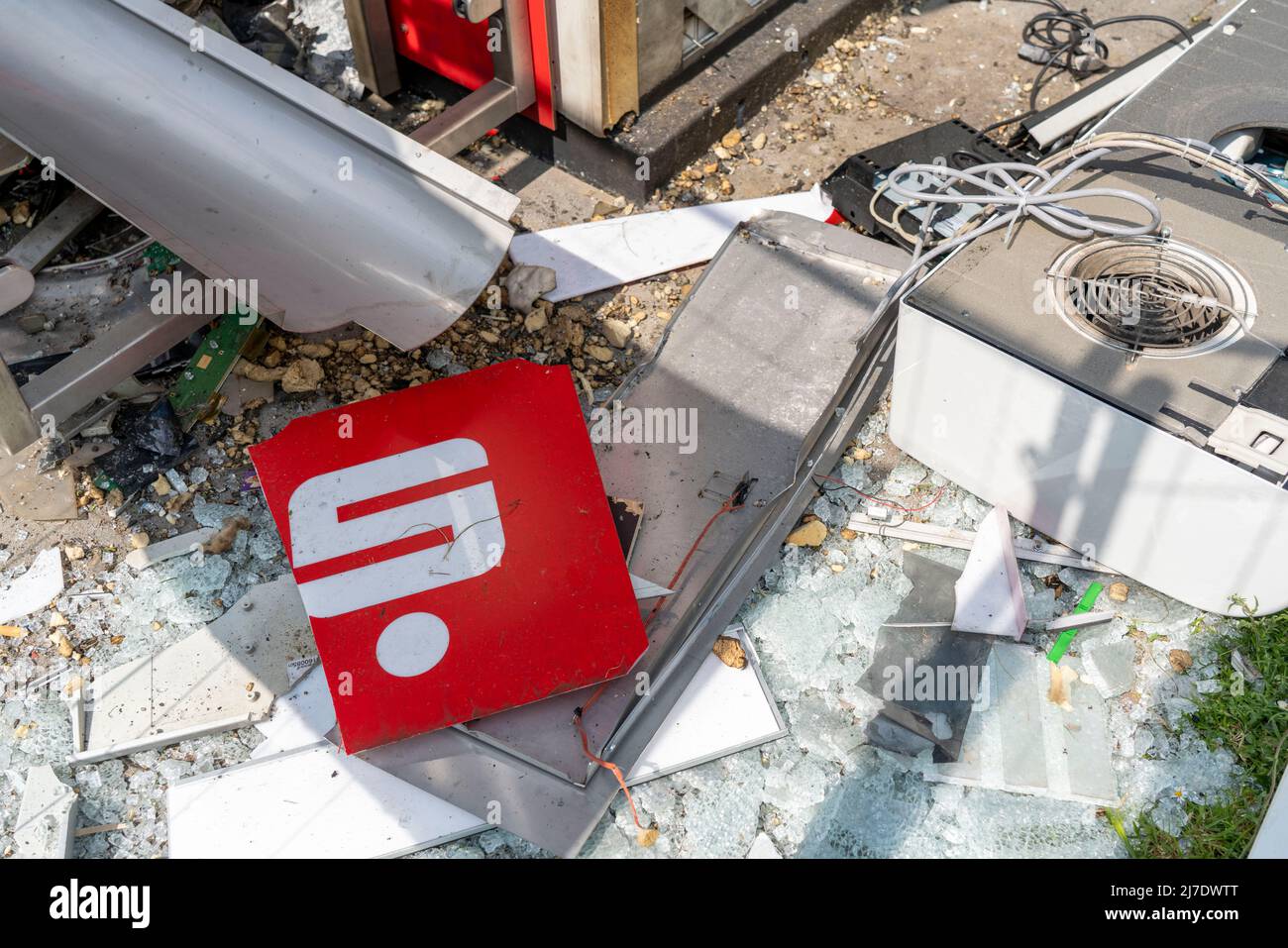 Gesprengte Geldmaschine der Sparkasse in Mülheim-Heissen, Hingbergstraße, wurde das freistehende Kassenhaus wahrscheinlich gesprengt Stockfoto