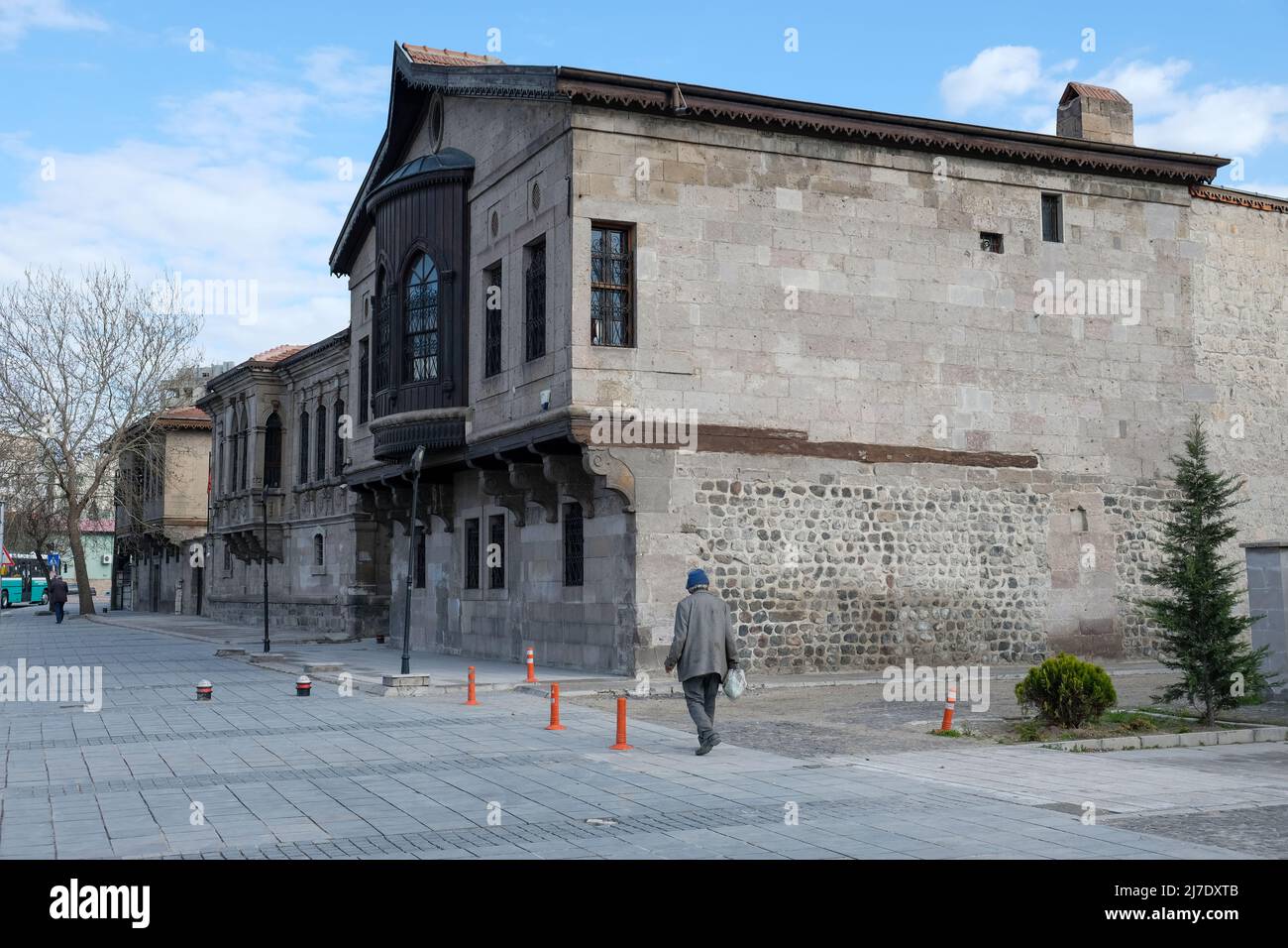 Es ist möglich, viele historische Gebäude im Zentrum von Kayseri zu finden. Besuchsdatum 15.04.2022. Stockfoto