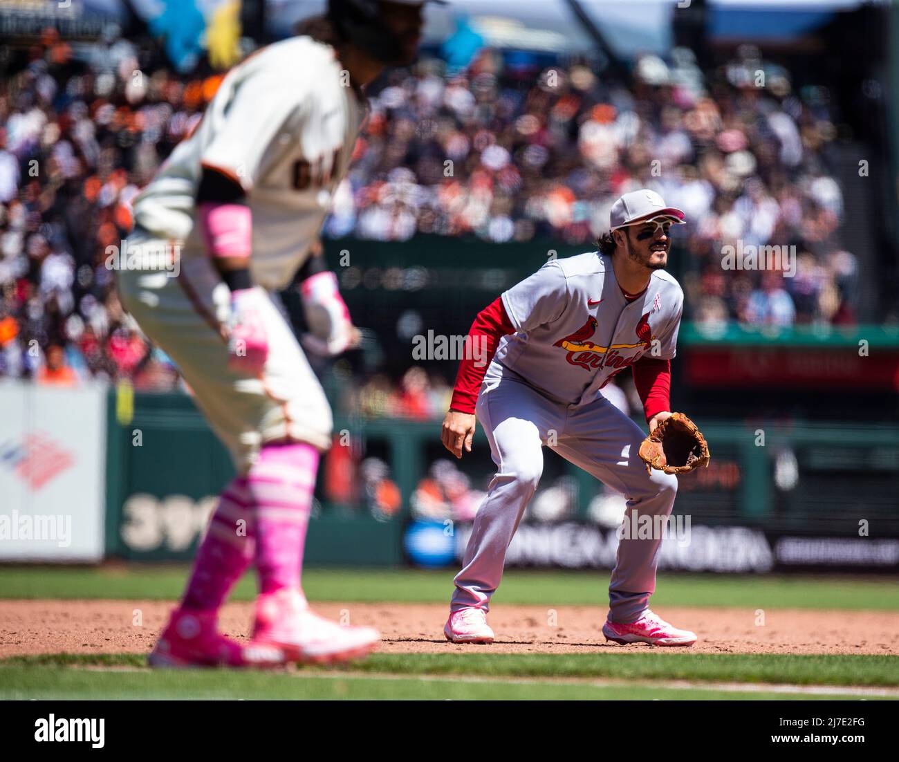 San Francisco CA, USA Mai 08 2022, St. Louis Dritter Baseman Nolan Arenado (28) bereit, ein Spiel während MLB-Spiel zwischen den St. Louis Cardinals und den San Francisco Giants im dritten Inning im Oracle Park San Francisco Calif zu machen. Thurman James/CSM Stockfoto